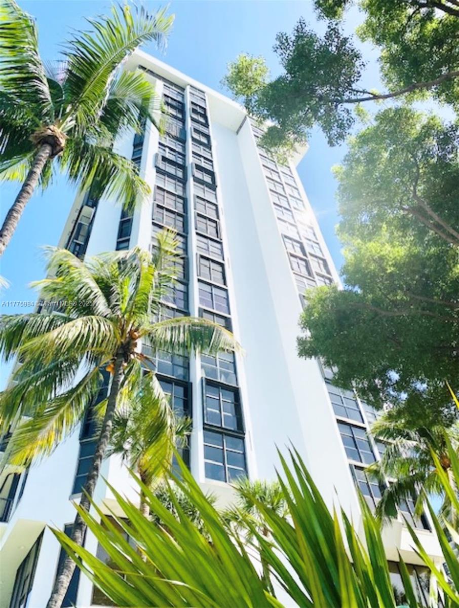 Property for Sale at 1925 Brickell Ave 1403, Miami, Broward County, Florida - Bedrooms: 1 
Bathrooms: 2  - $480,000