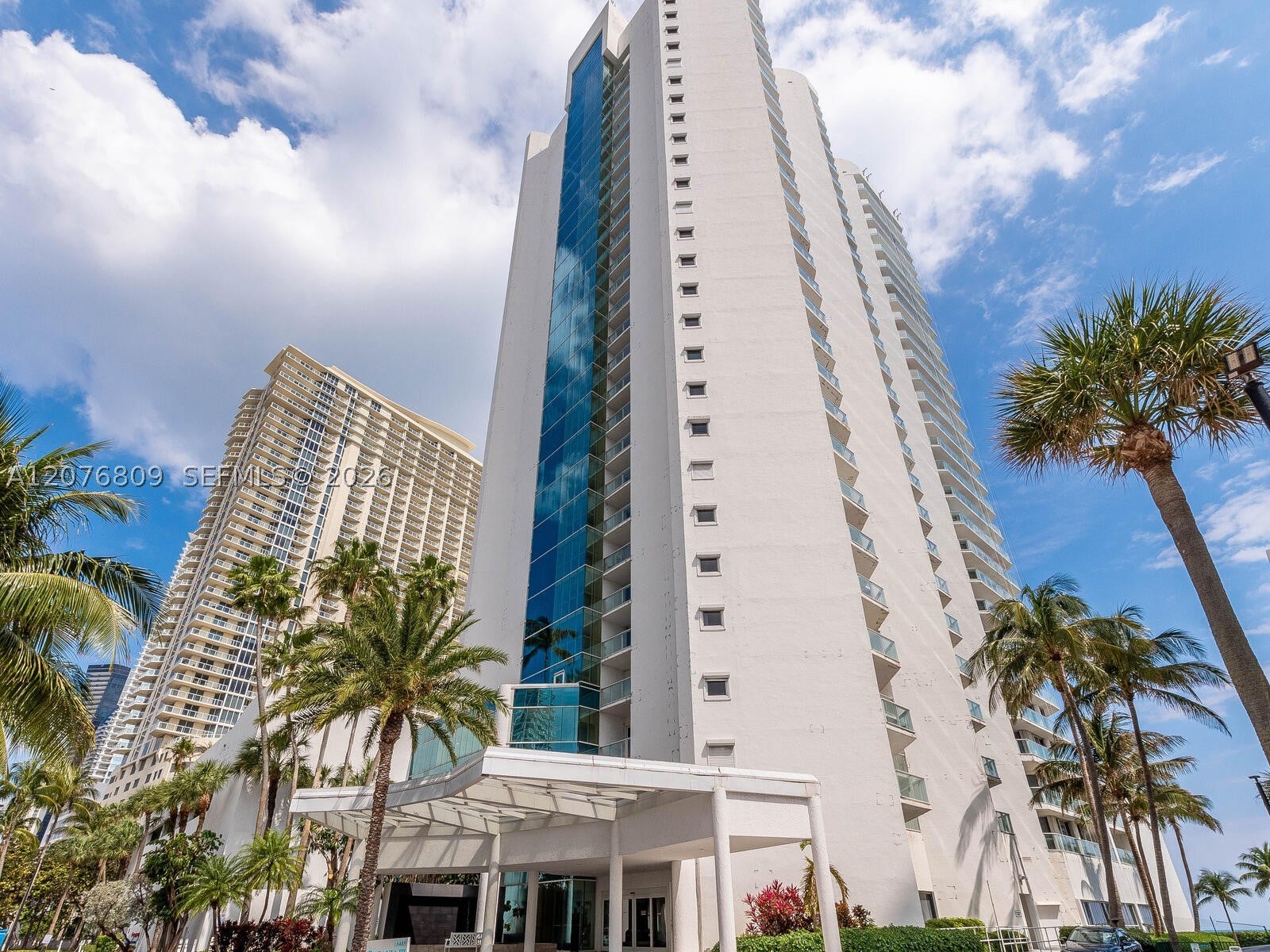 16485 Collins Ave 1131