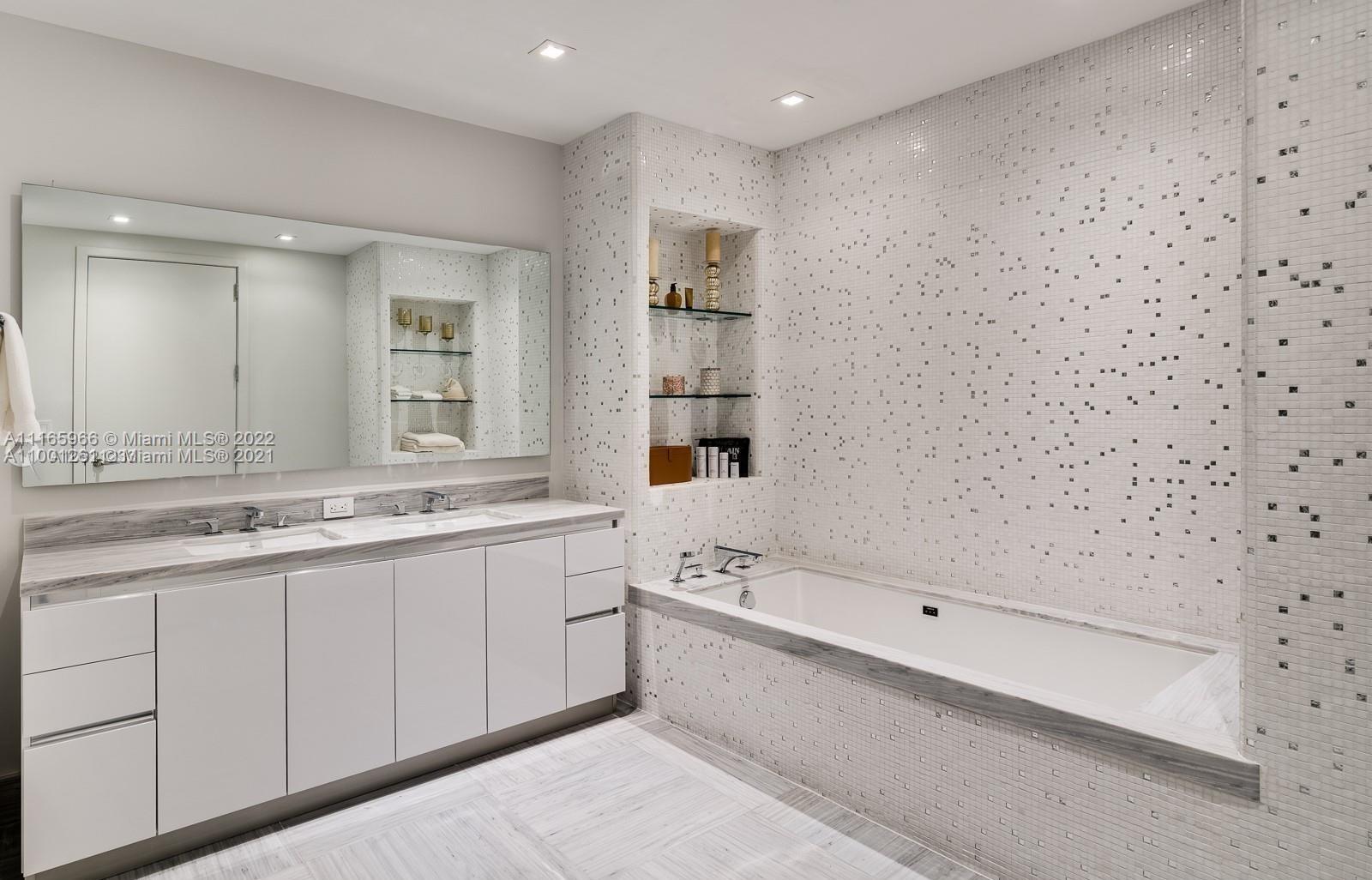 JADE SIGNATURE CONDO - Residential