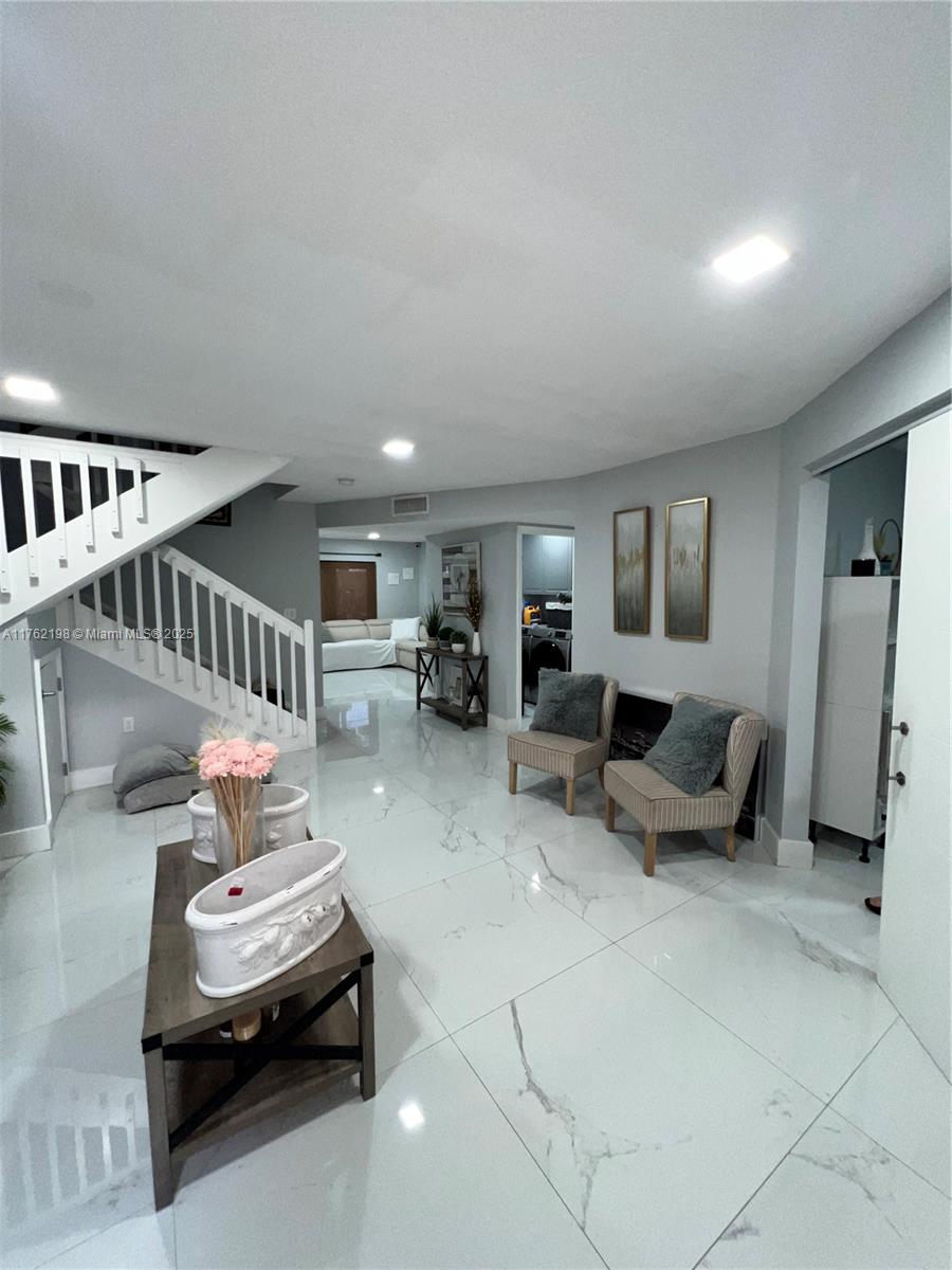 KASALTA VILLAS CONDO - Residential