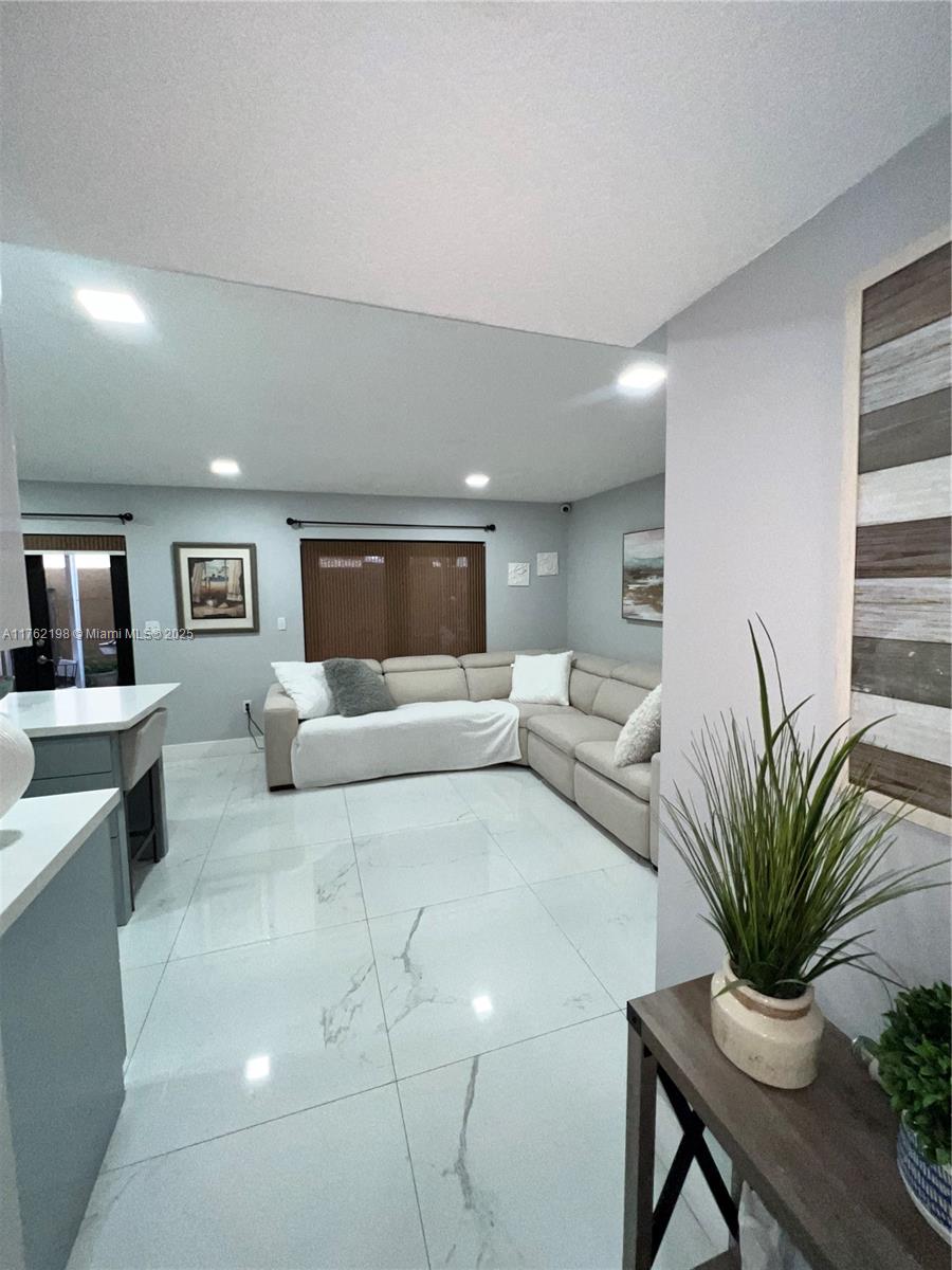 KASALTA VILLAS CONDO - Residential