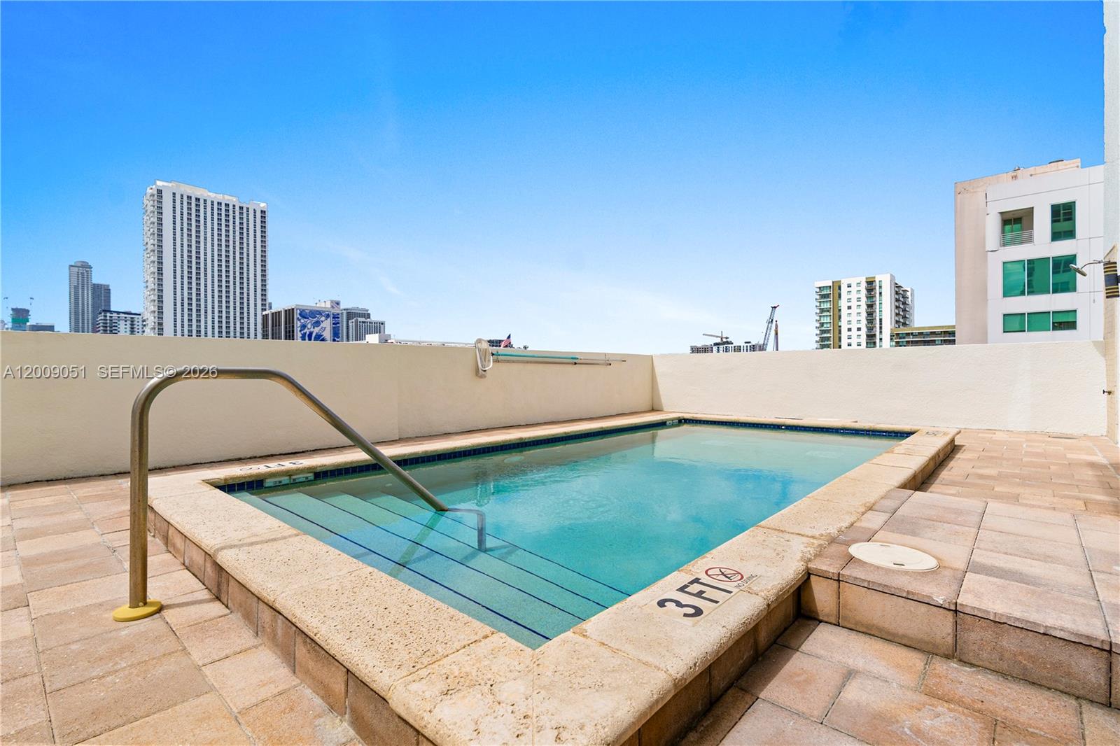 UPTOWN LOFTS CONDO - Residential