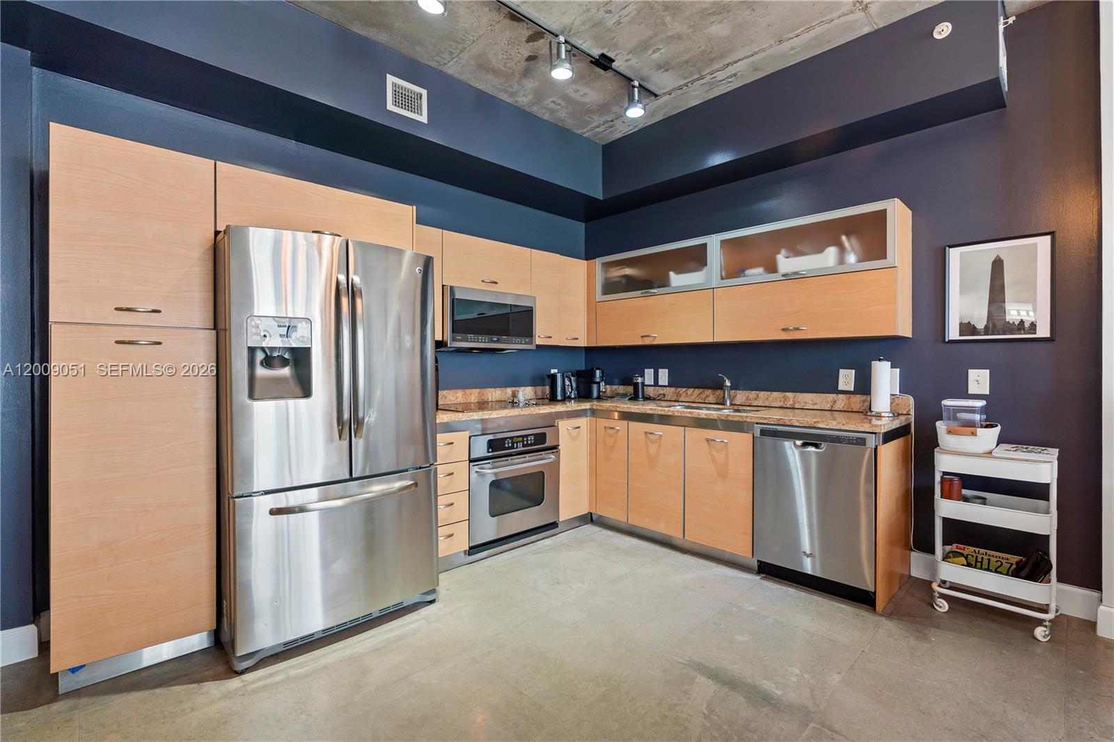 UPTOWN LOFTS CONDO - Residential