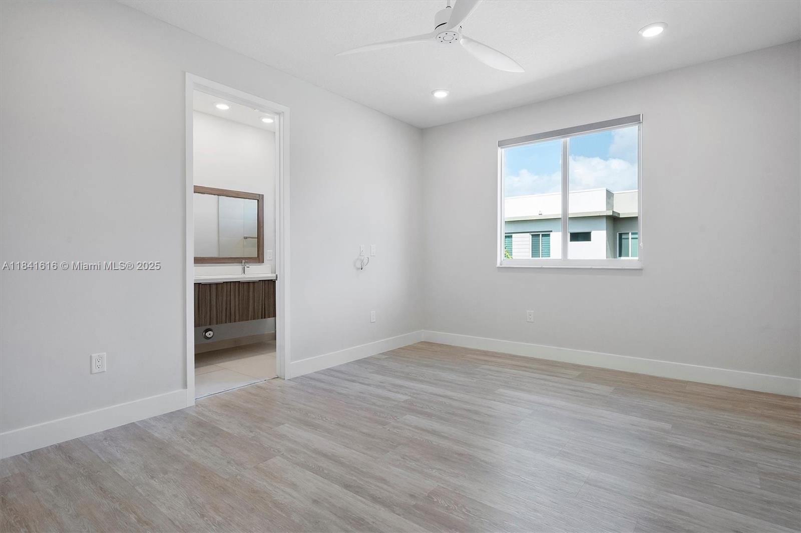 LANDMARK AT DORAL CENTRAL - Residential