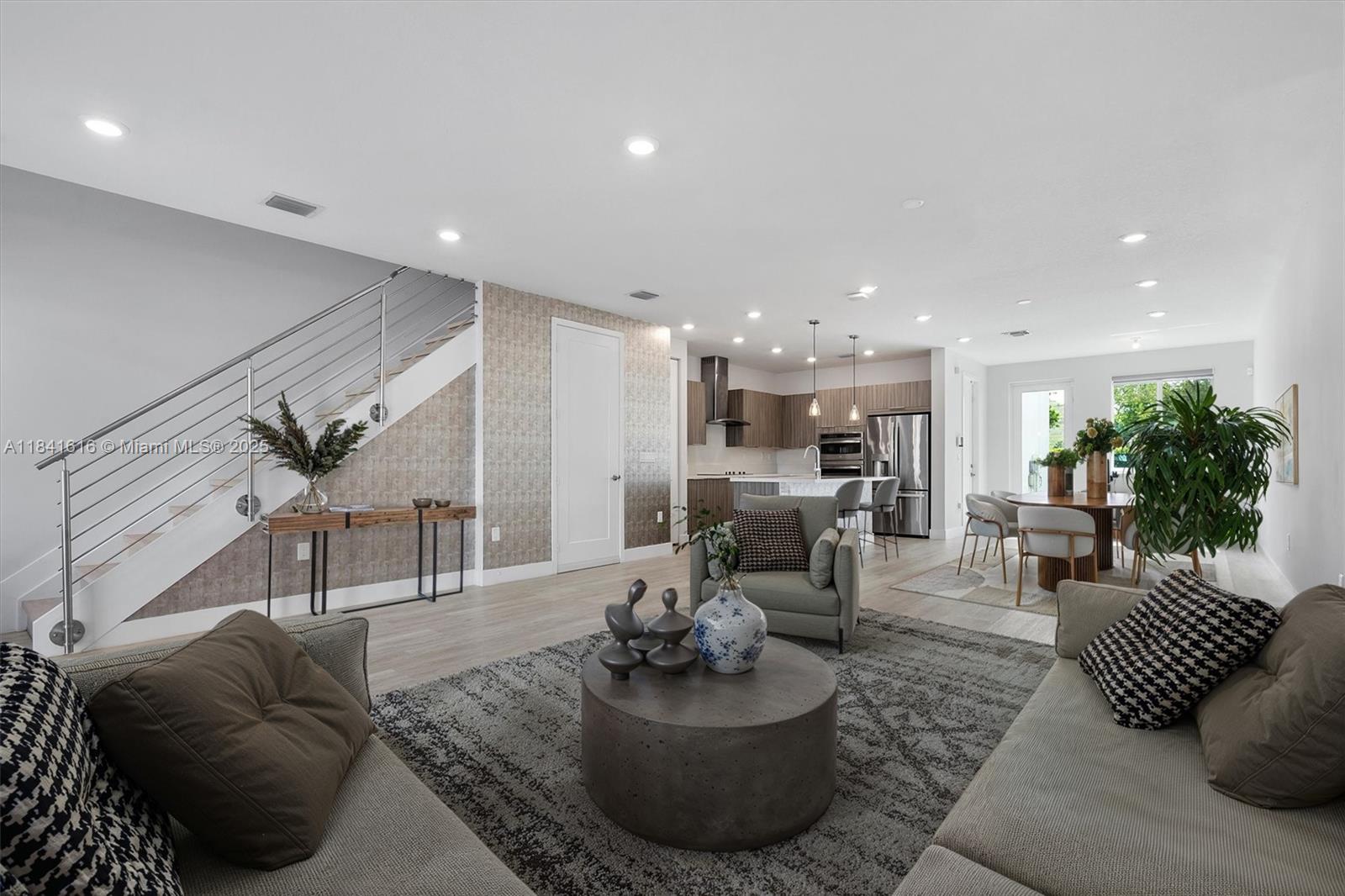 LANDMARK AT DORAL CENTRAL - Residential