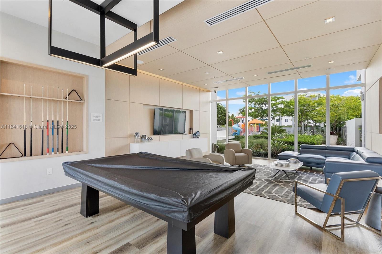 LANDMARK AT DORAL CENTRAL - Residential