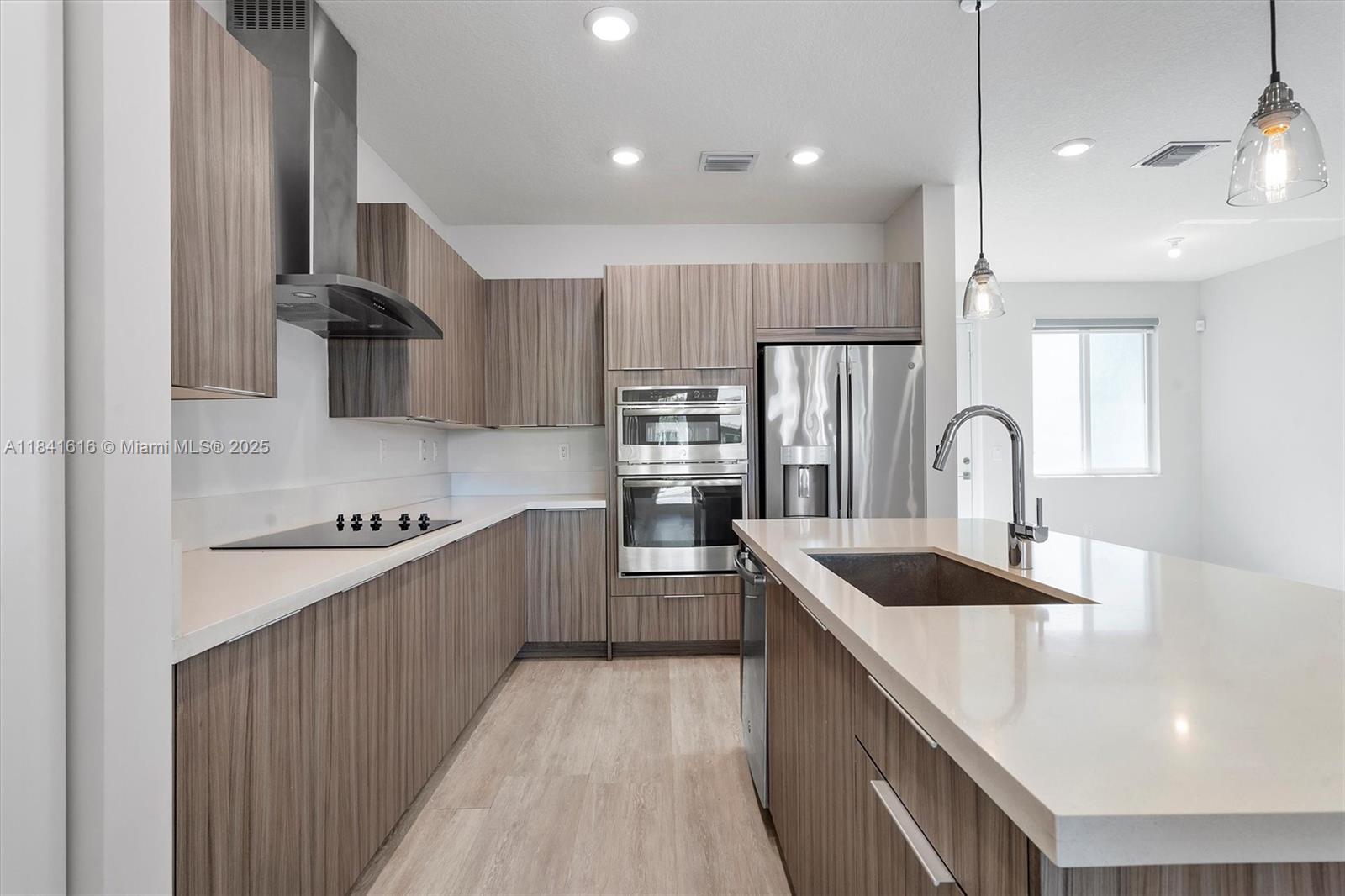 LANDMARK AT DORAL CENTRAL - Residential