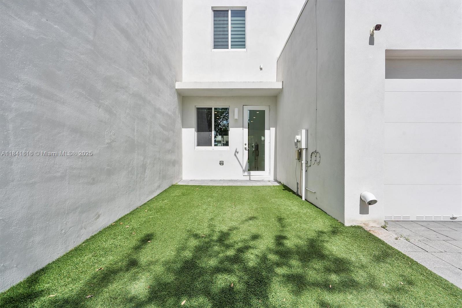 LANDMARK AT DORAL CENTRAL - Residential