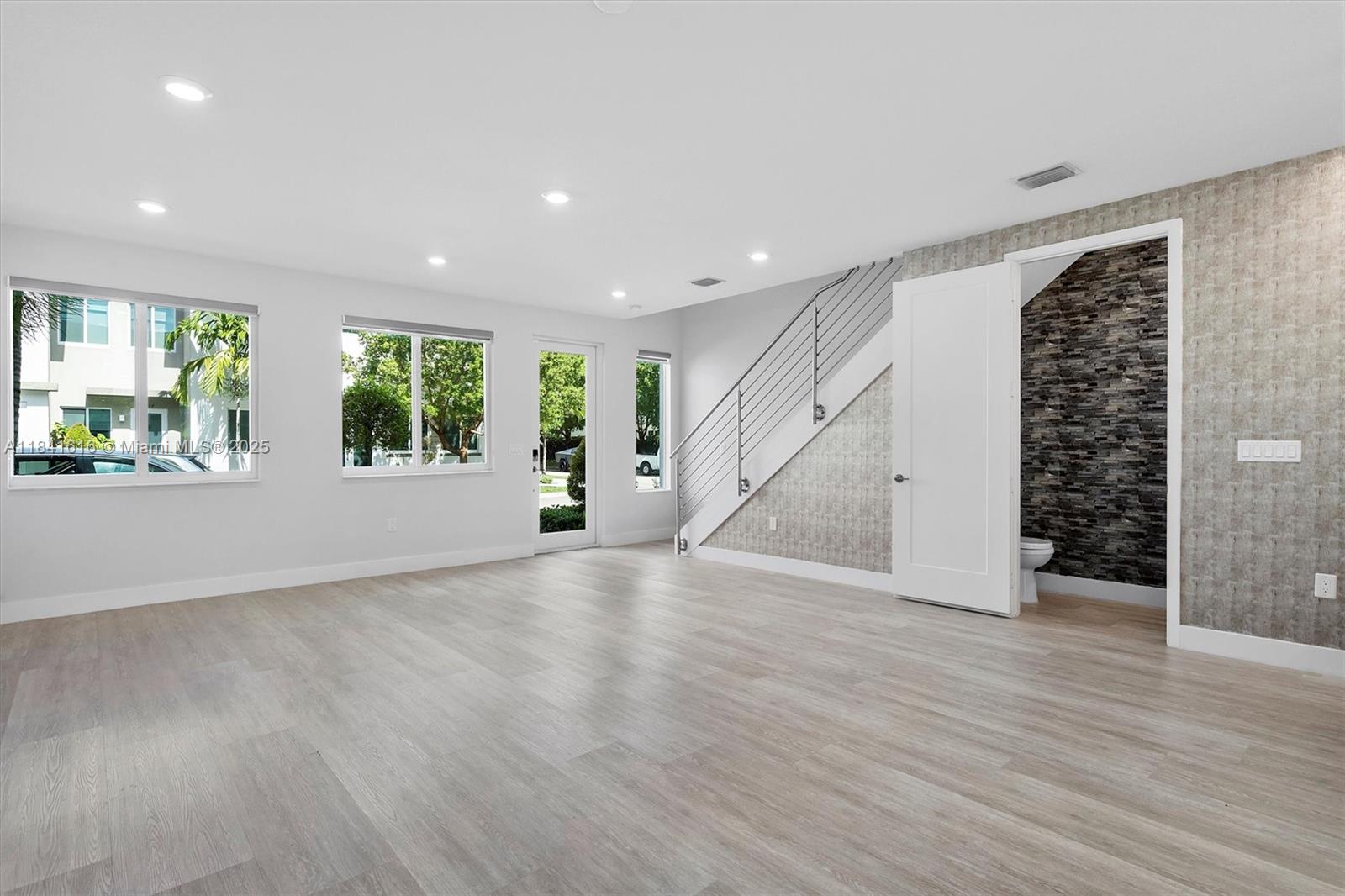 LANDMARK AT DORAL CENTRAL - Residential