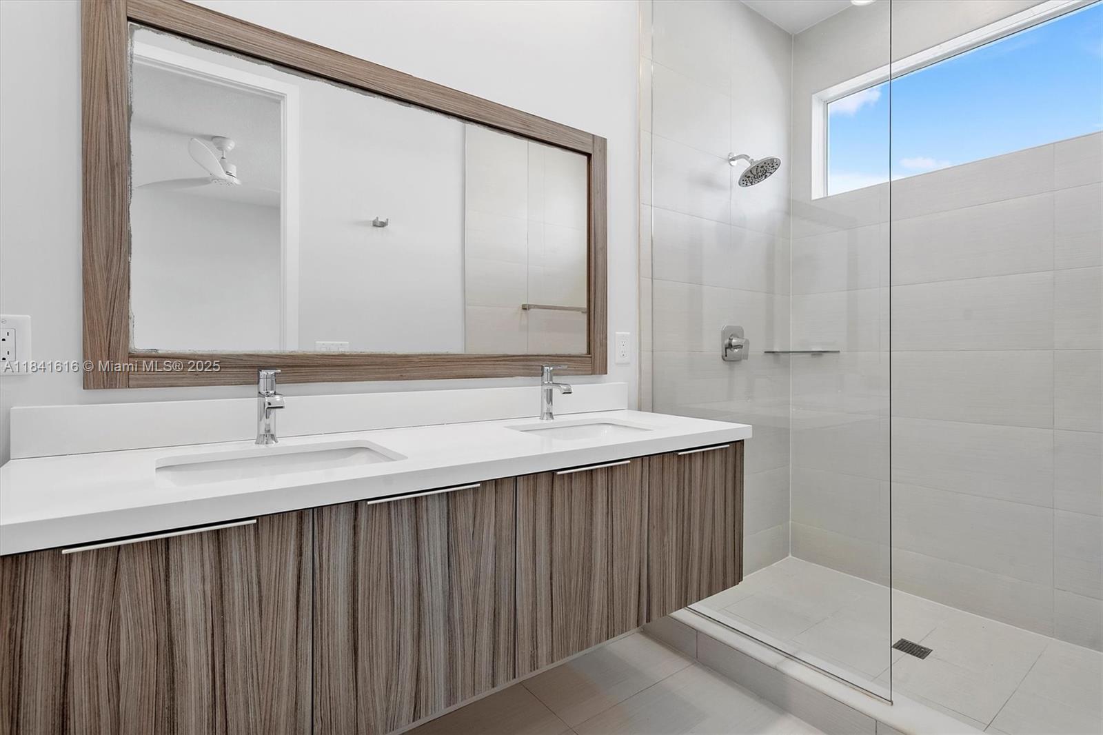 LANDMARK AT DORAL CENTRAL - Residential