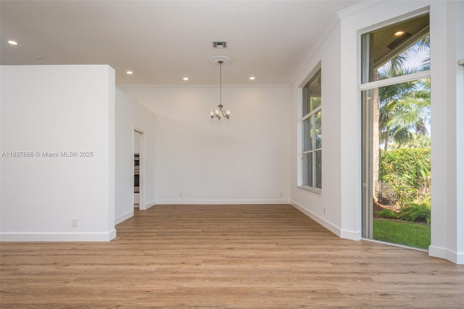 2664 Edgewater Dr 2664