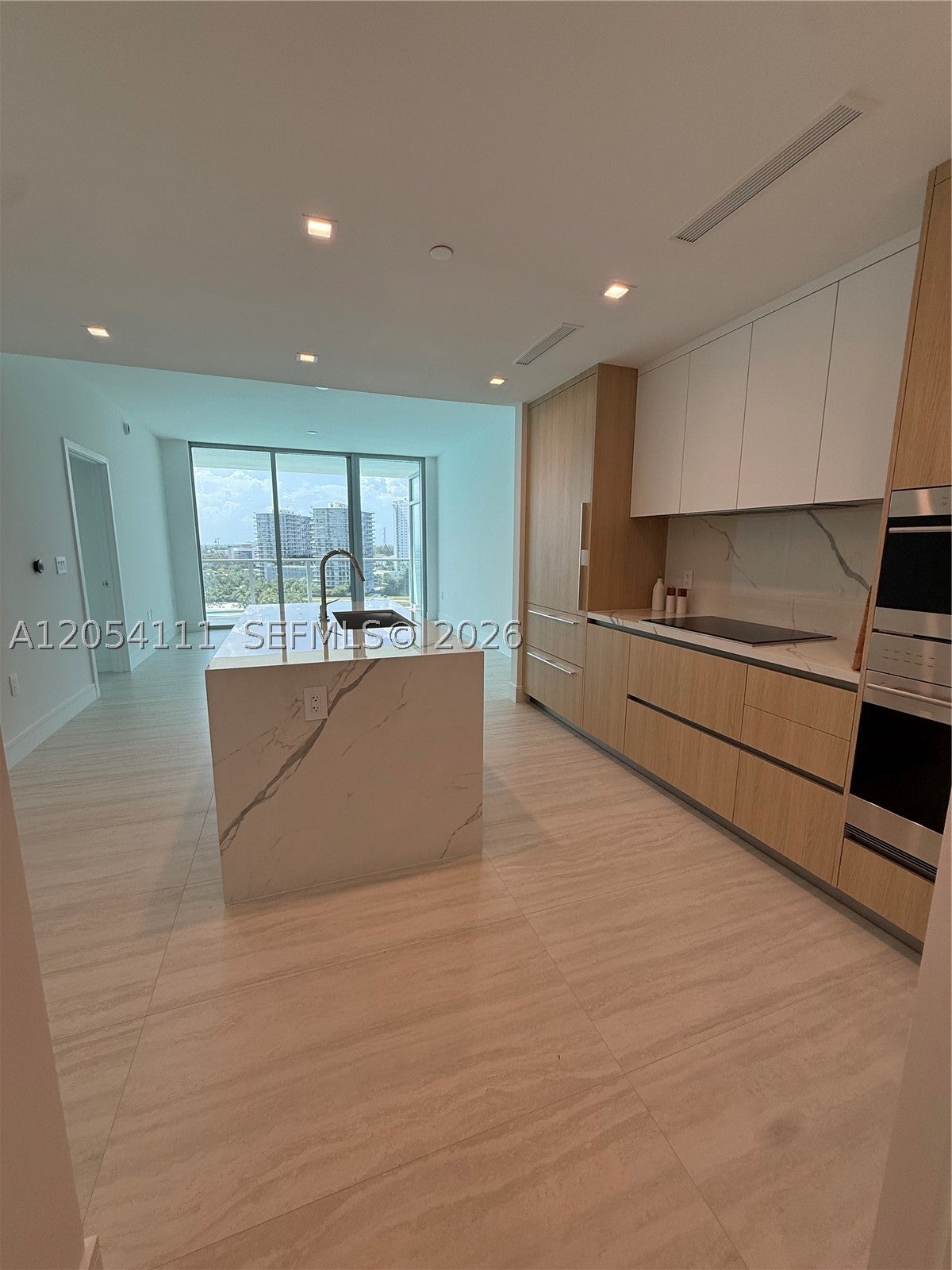 2411 Laguna Cir 910