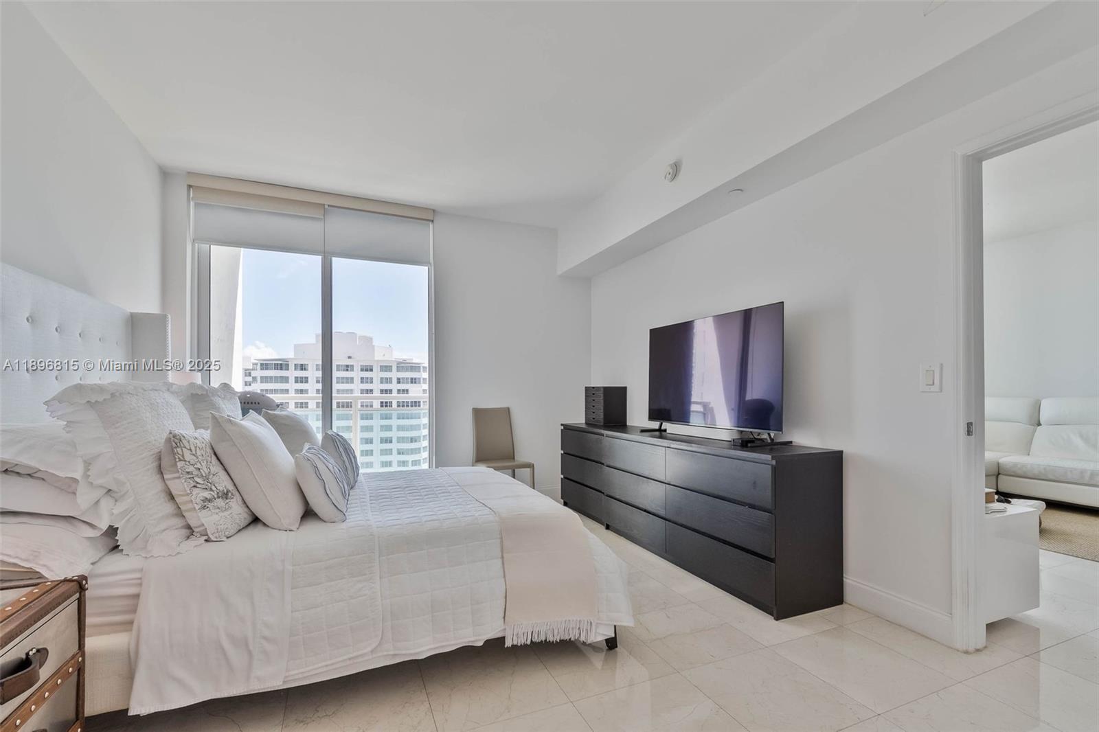 THE PLAZA 901 BRICKELL CO - Residential Lease