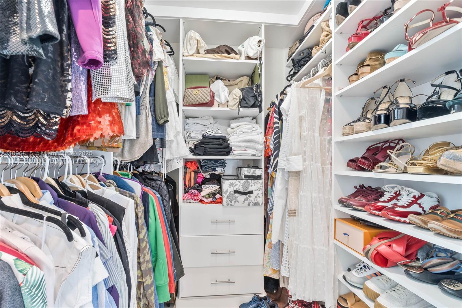 THE PLAZA 901 BRICKELL CO - Residential Lease