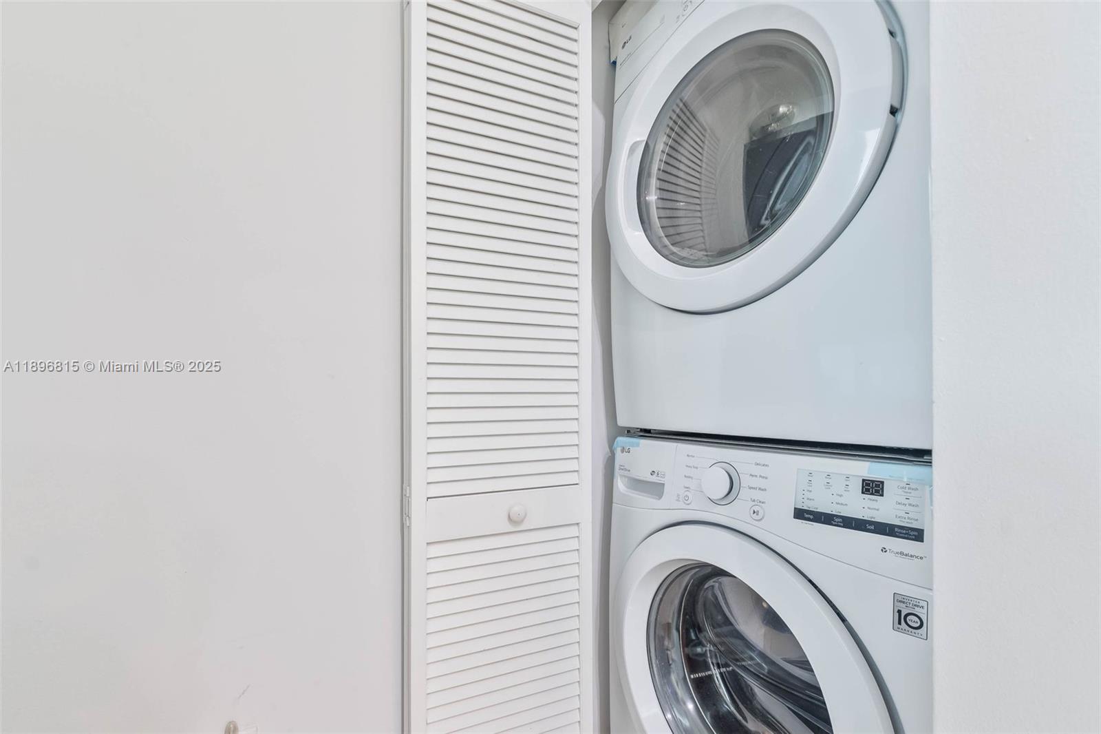 THE PLAZA 901 BRICKELL CO - Residential Lease