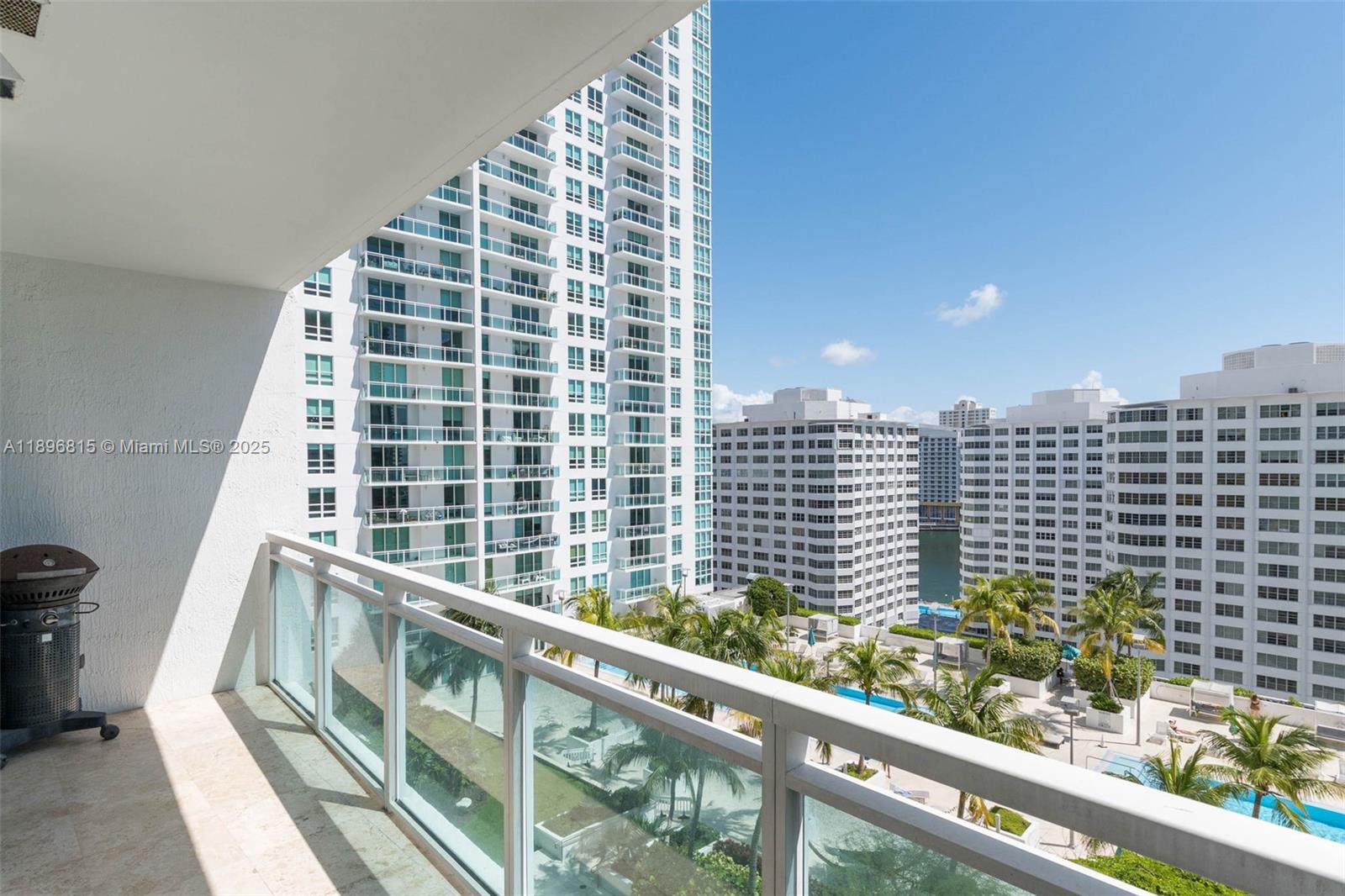 THE PLAZA 901 BRICKELL CO - Residential Lease
