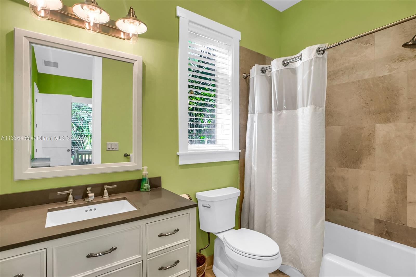 COCO PLUM BEACH REPLAT - Residential