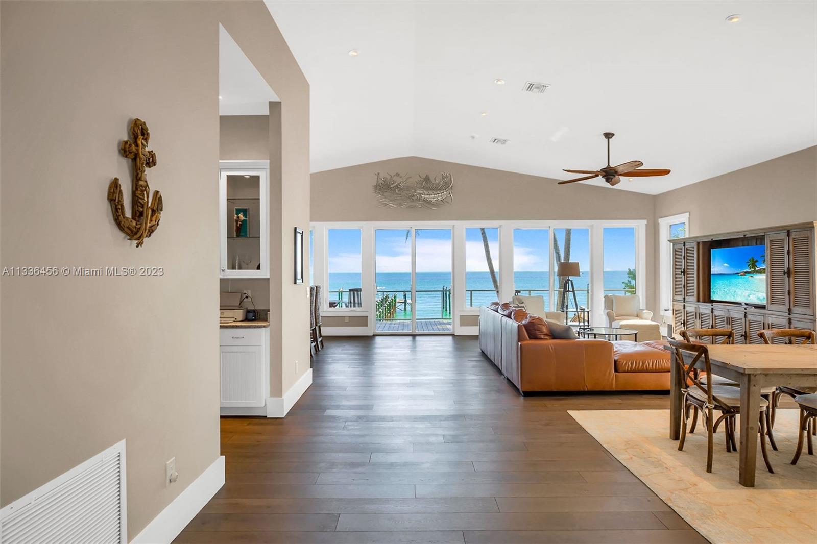 COCO PLUM BEACH REPLAT - Residential