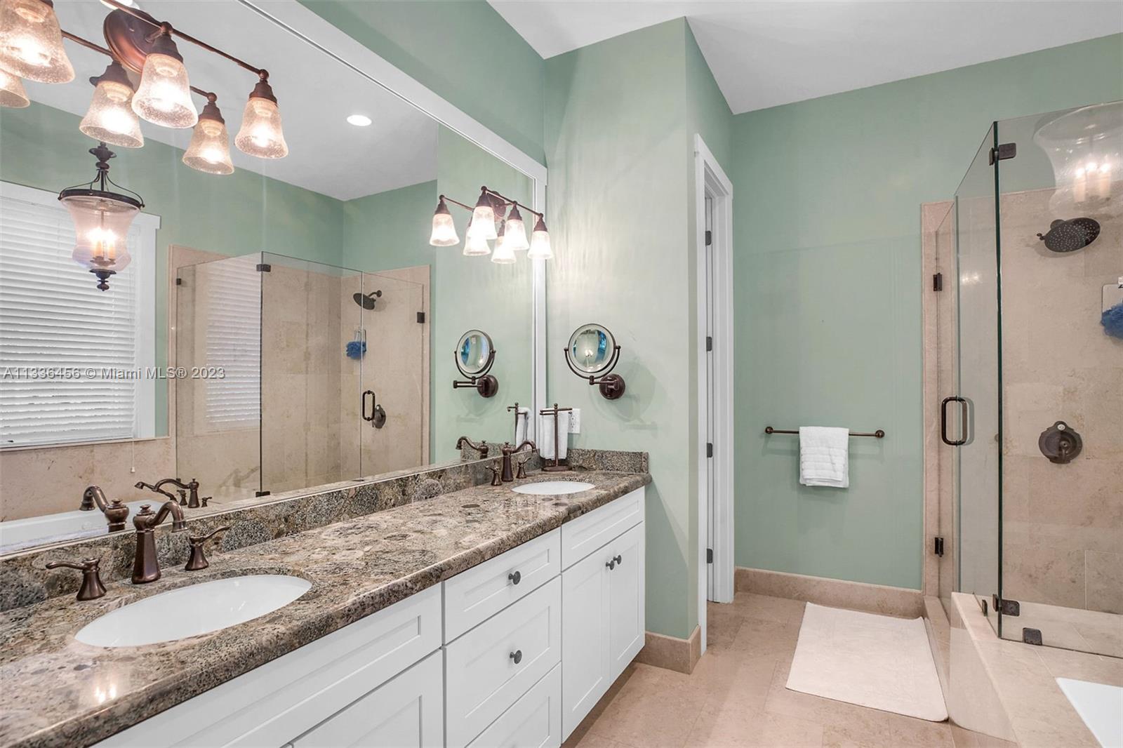 COCO PLUM BEACH REPLAT - Residential