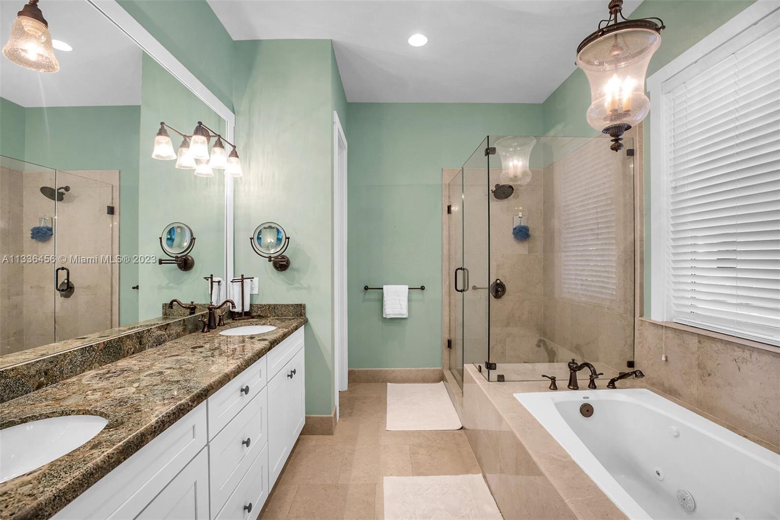 COCO PLUM BEACH REPLAT - Residential