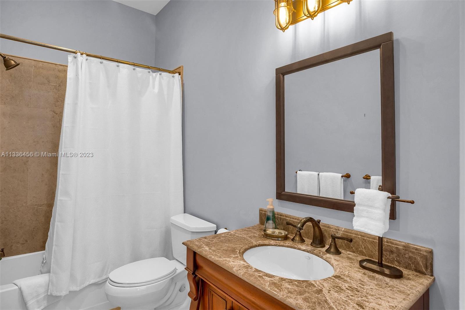 COCO PLUM BEACH REPLAT - Residential