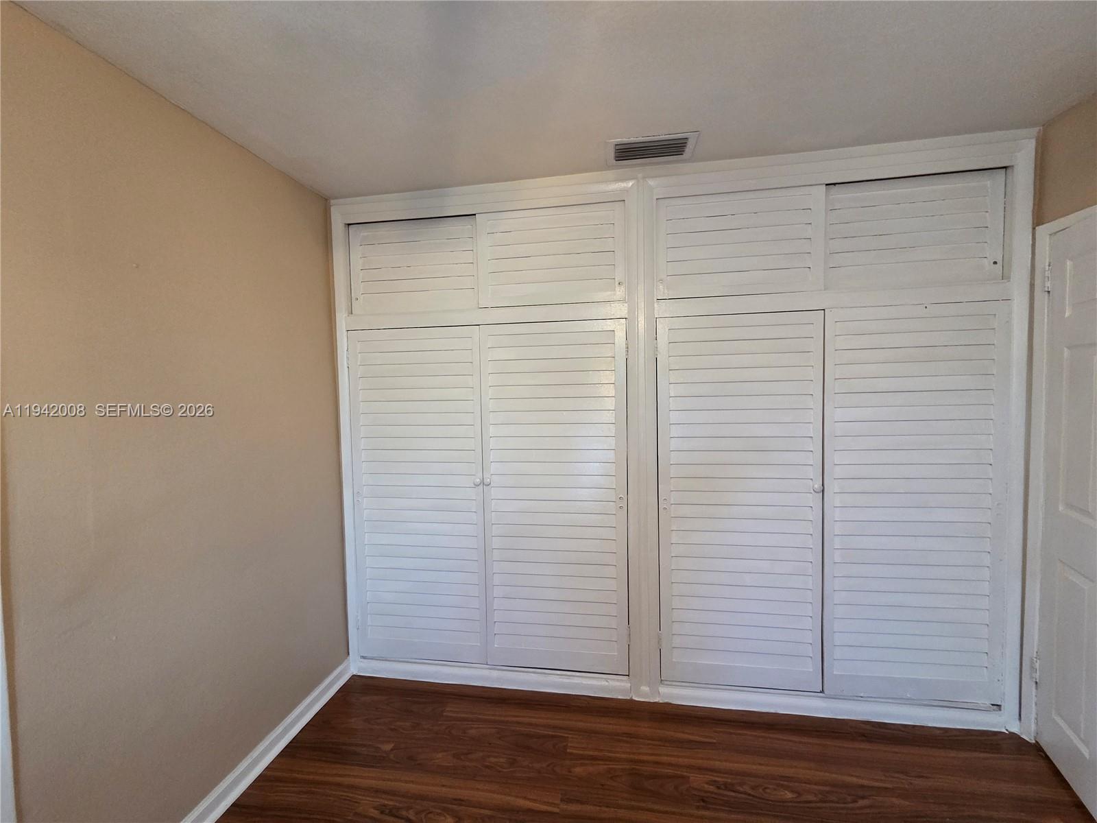 SUNRISE GOLF VILLAGE SEC - Residential Lease