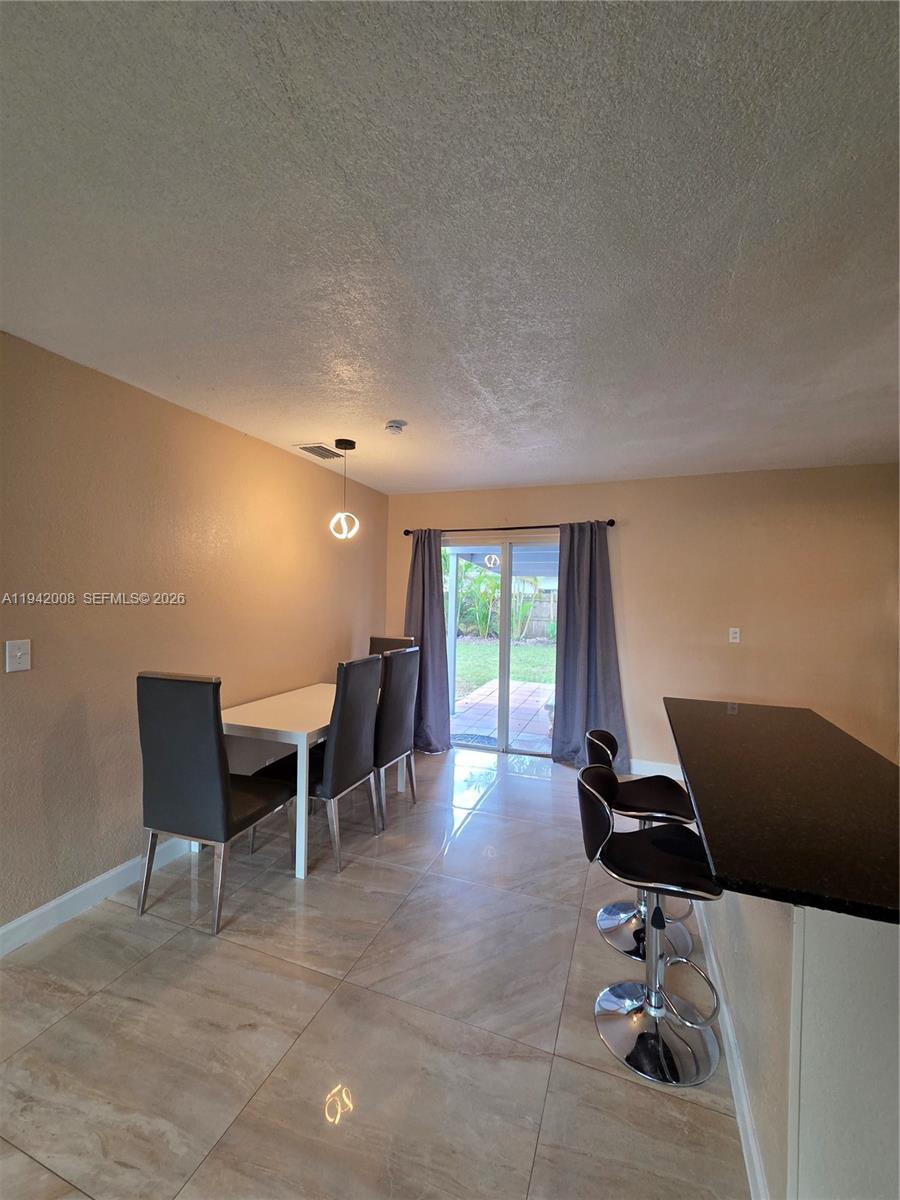 SUNRISE GOLF VILLAGE SEC - Residential Lease