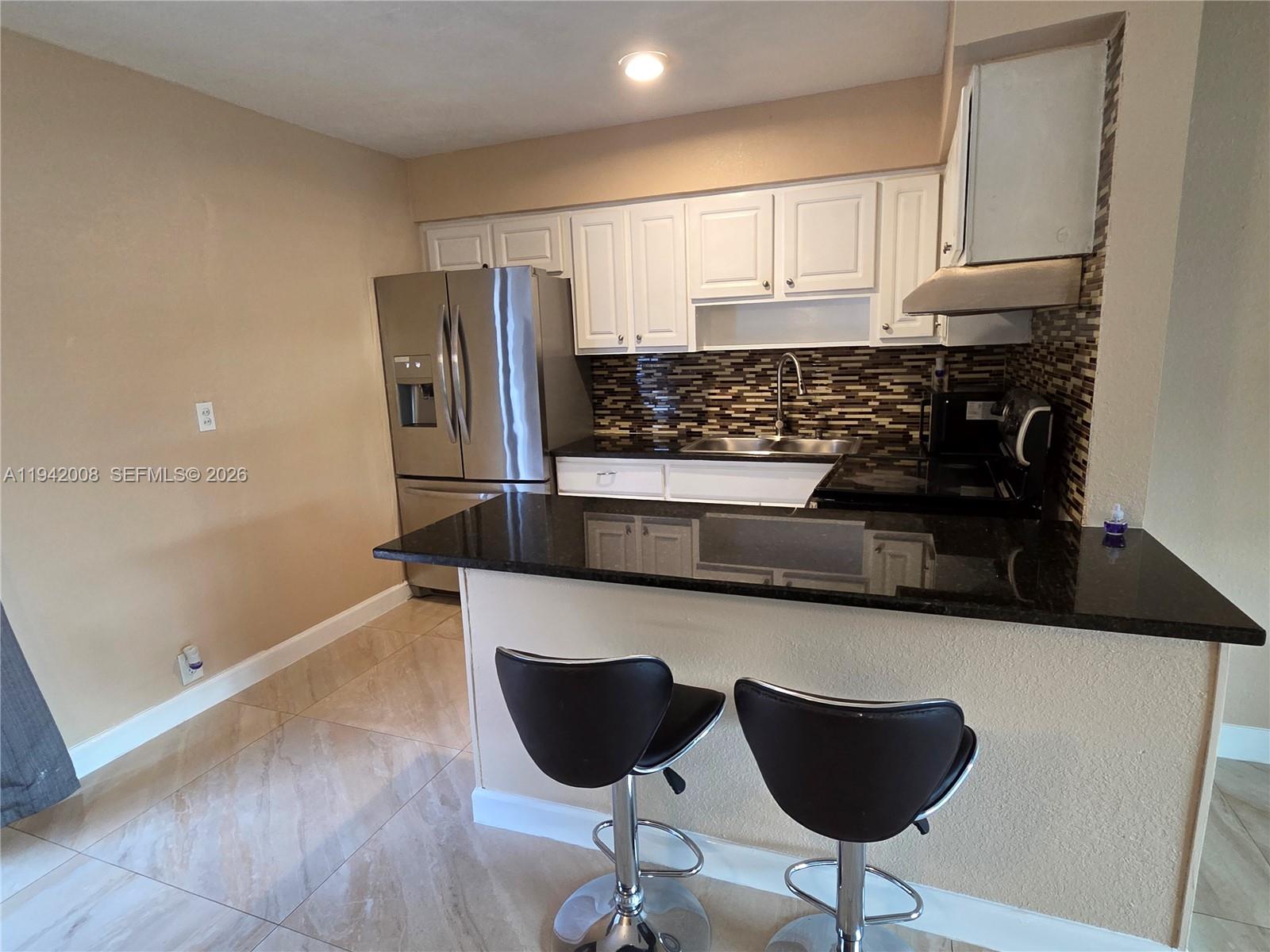 SUNRISE GOLF VILLAGE SEC - Residential Lease