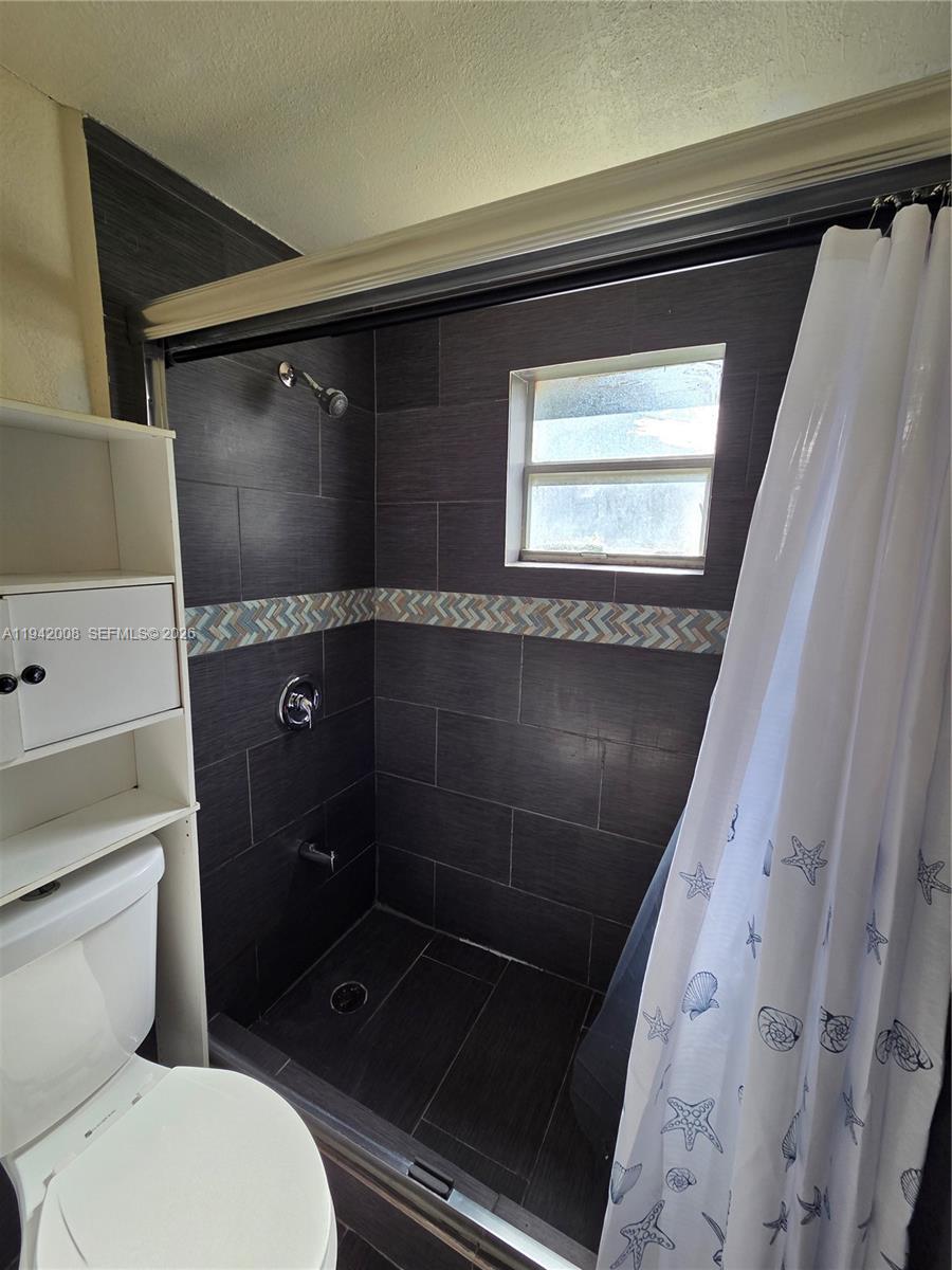 SUNRISE GOLF VILLAGE SEC - Residential Lease