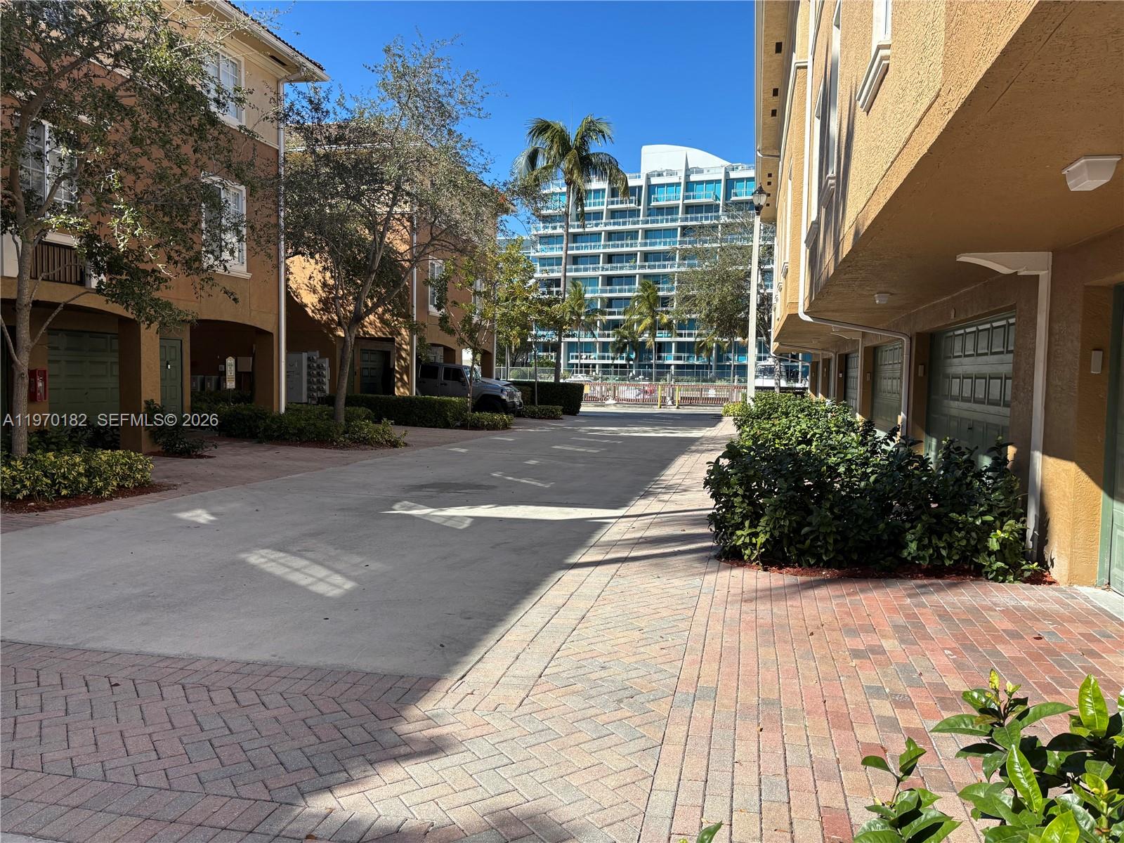 AVENTI AT AVENTURA CONDO - Residential