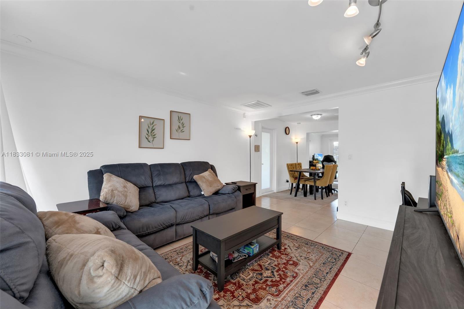 3036 N 58th Ave
