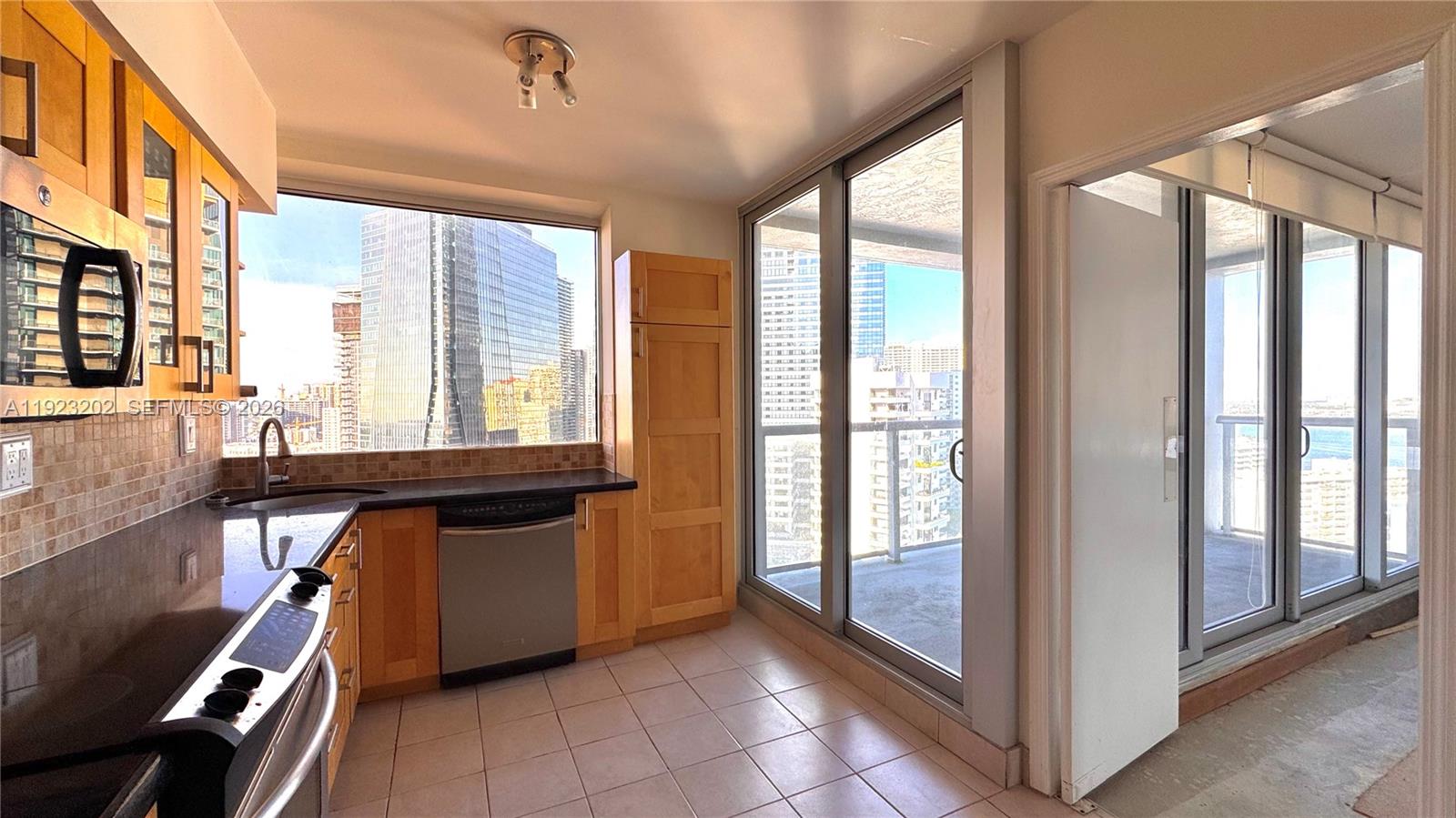 THE PALACE CONDO - Residential