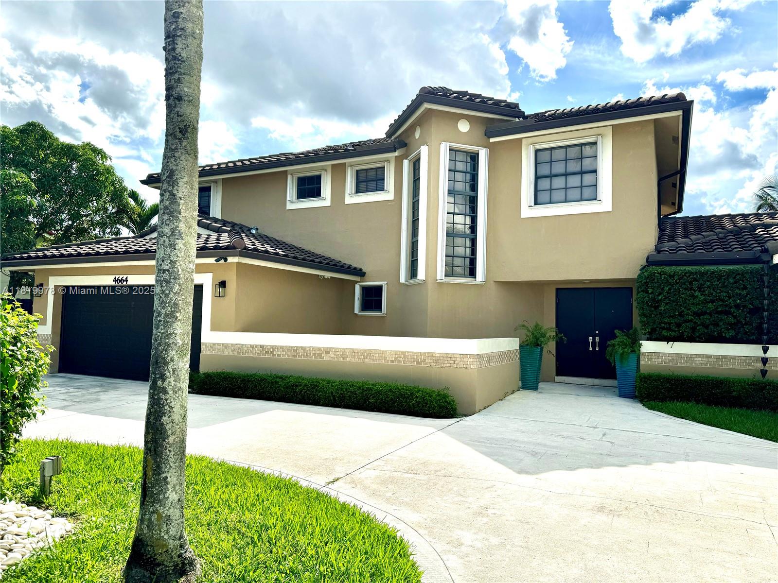 4664 Sw 149th Ct, Miami, Broward County, Florida - 4 Bedrooms  
4 Bathrooms - 