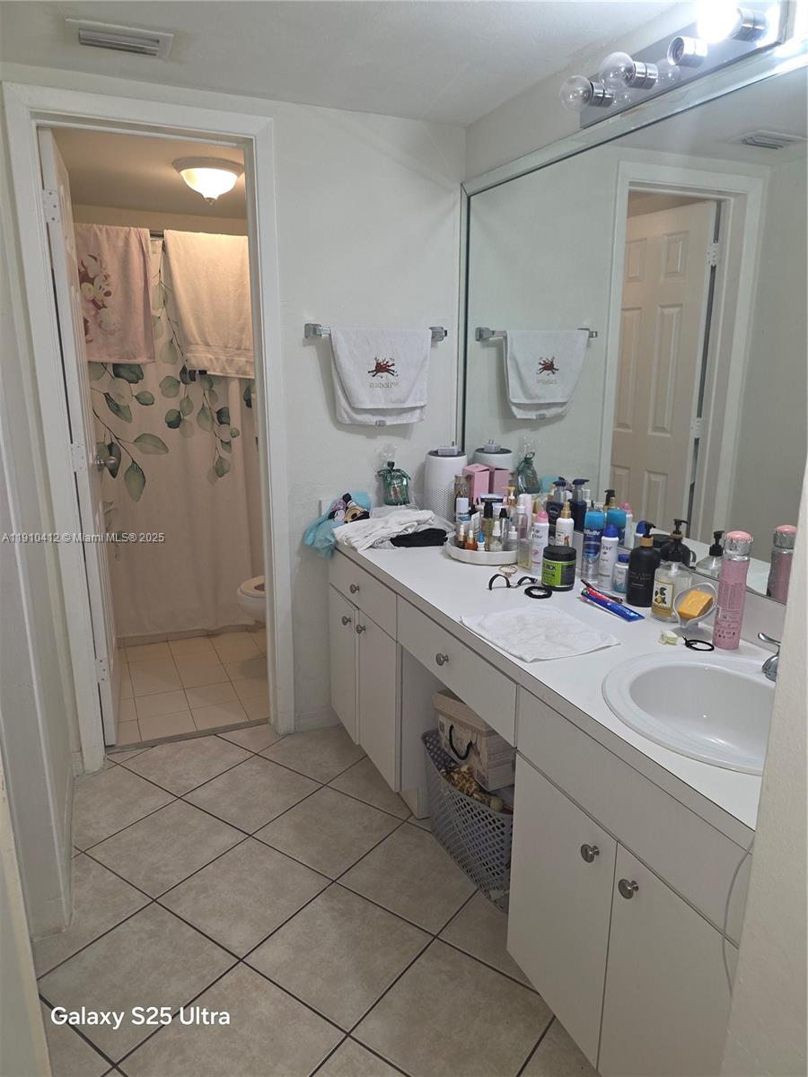 VILLAS OF MIAMI LAKES CON - Residential