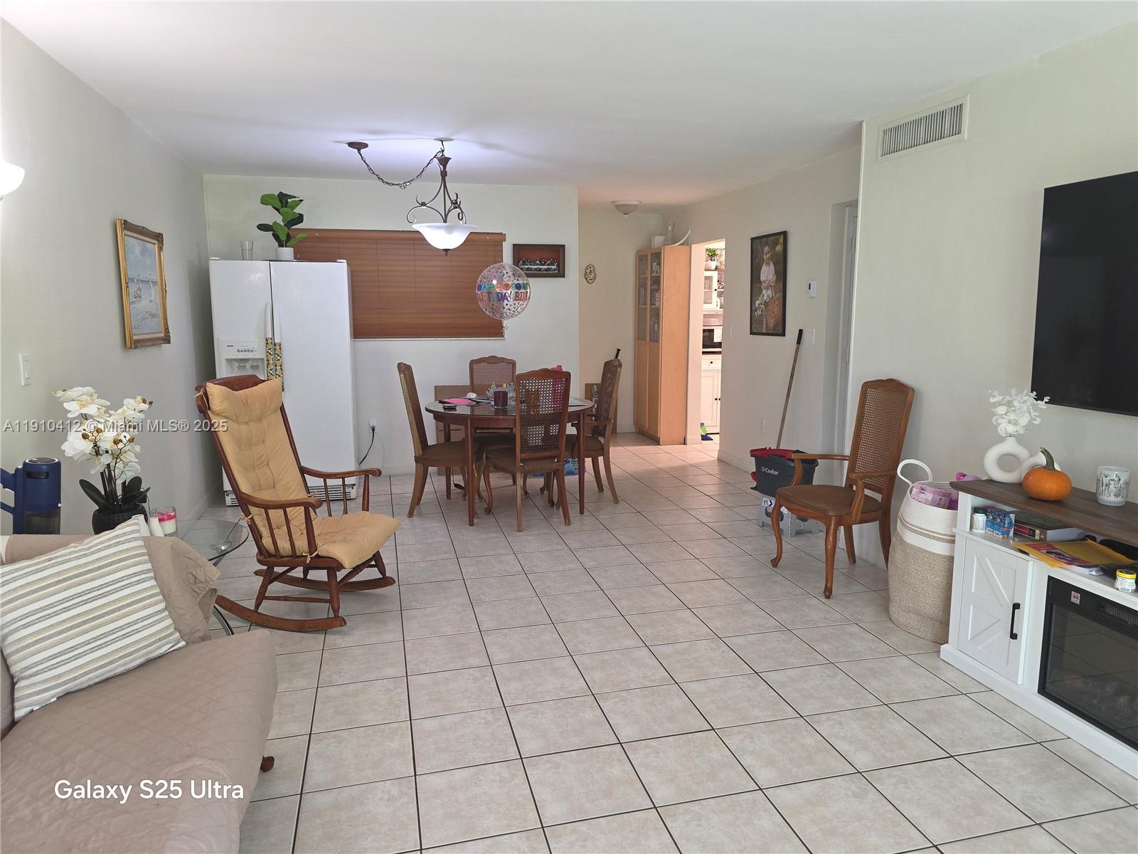 VILLAS OF MIAMI LAKES CON - Residential