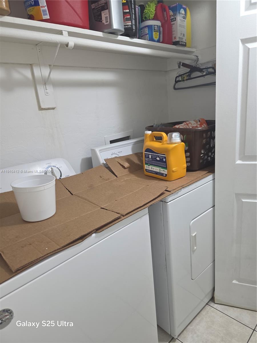 VILLAS OF MIAMI LAKES CON - Residential