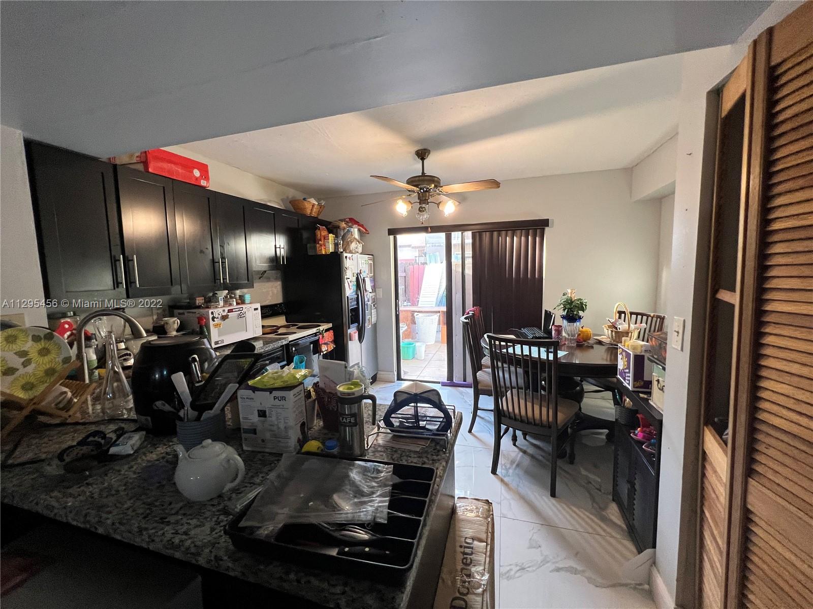 Photo 6 of 25 of 1909 SW 107th Ave 910 townhome