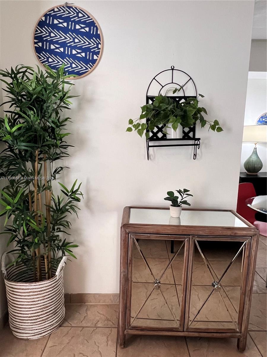 918 Ocean Condo - Residential