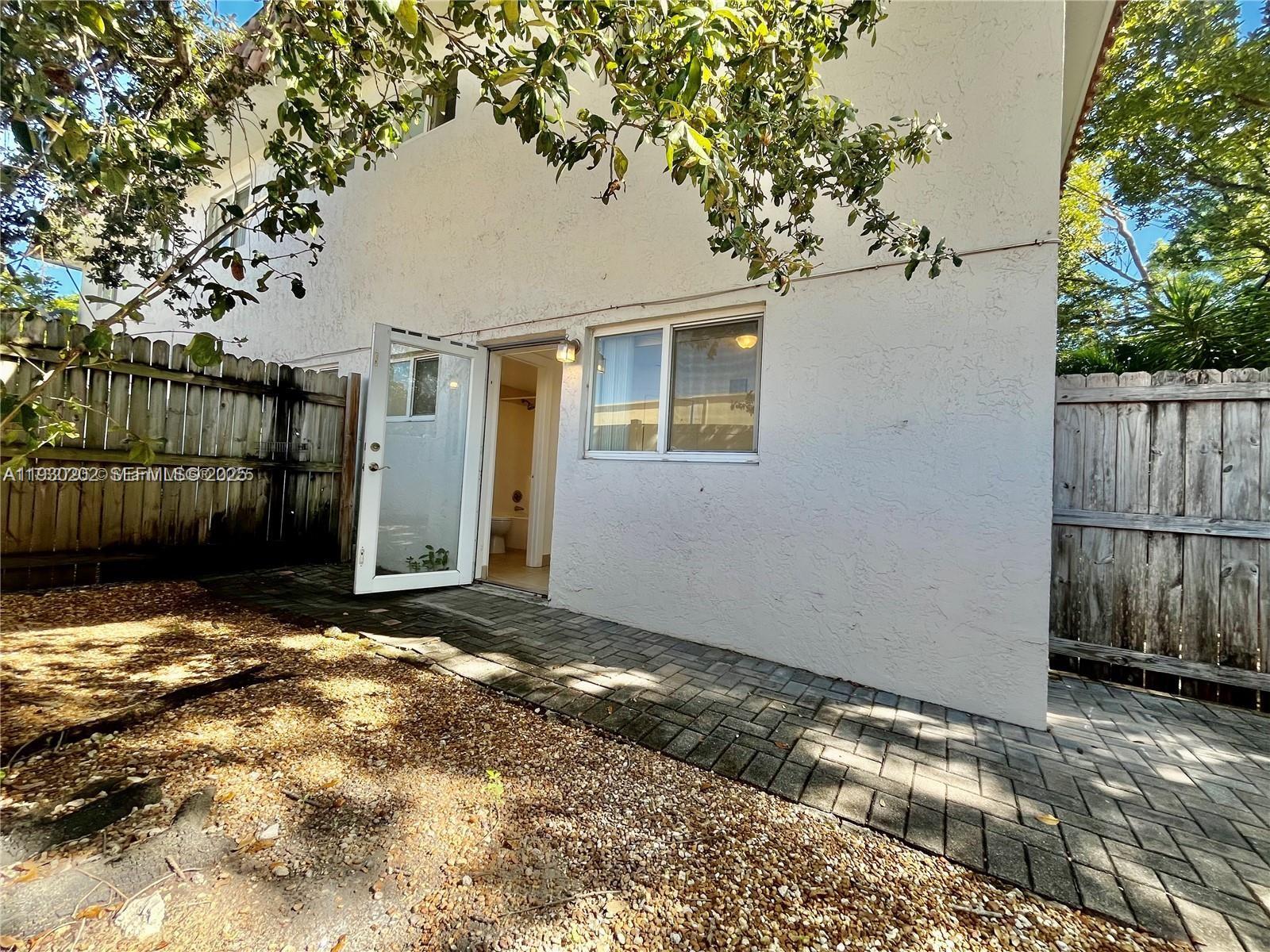 OAKGLEN CONDO - Residential Lease