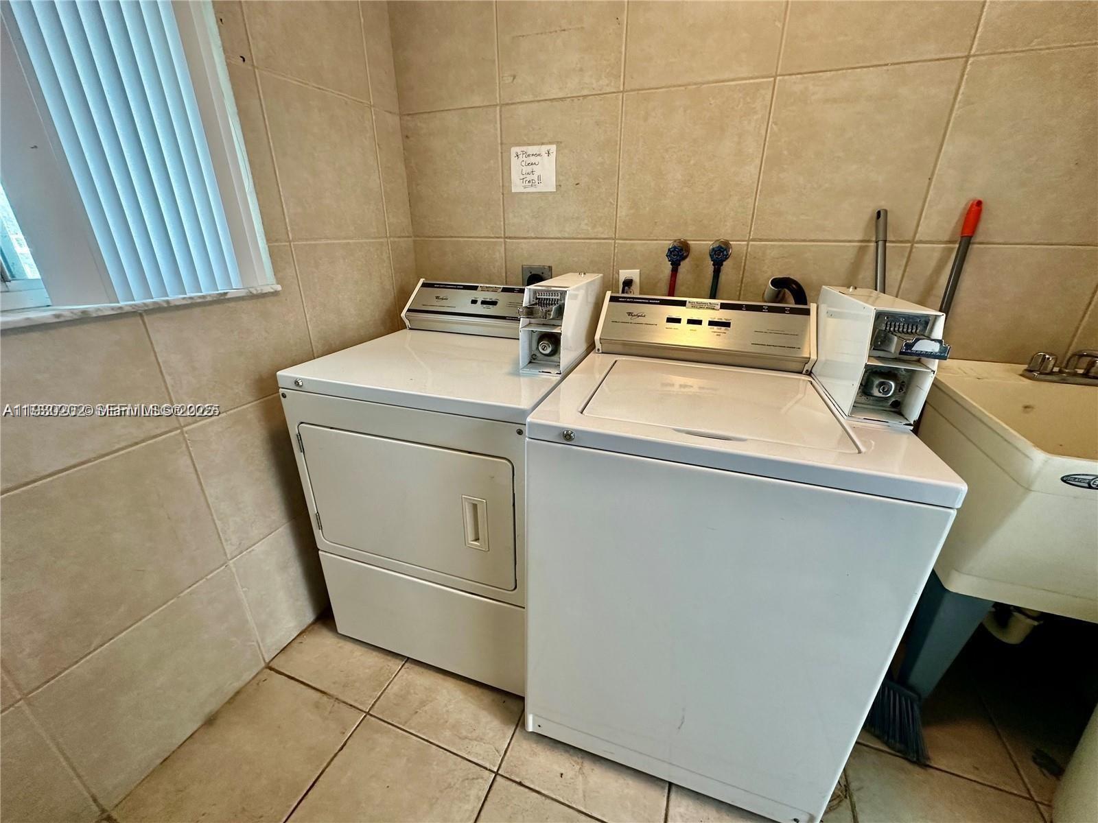 OAKGLEN CONDO - Residential Lease