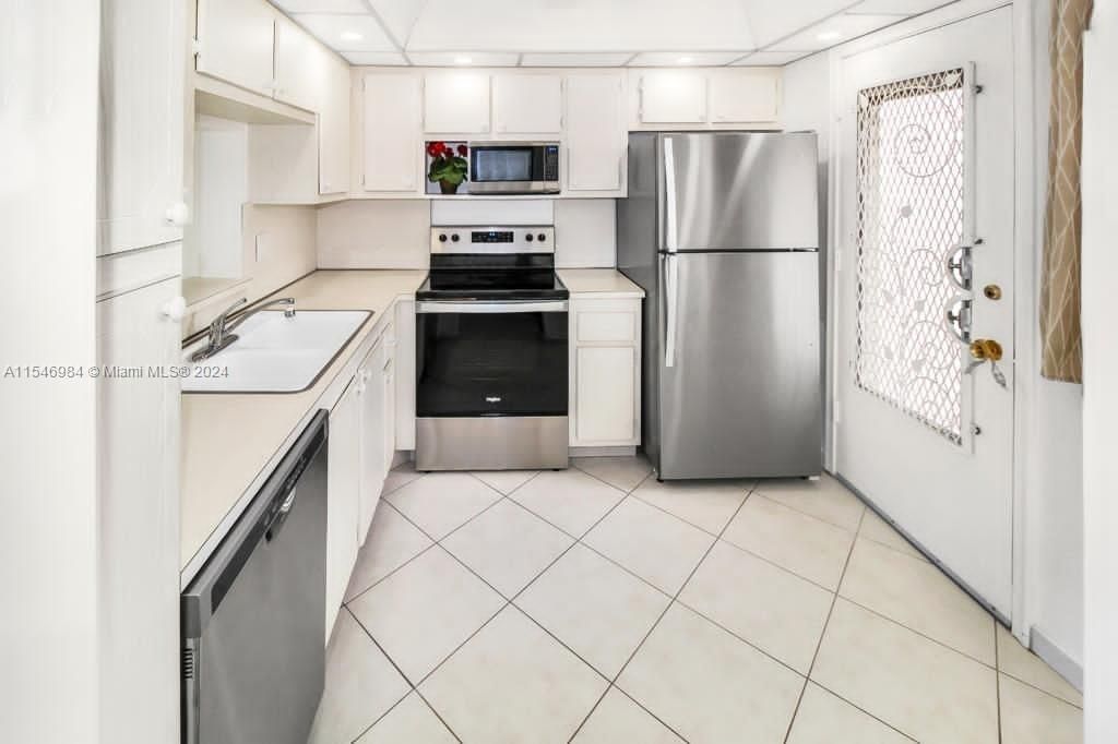 Photo of 301 NE 14th Ave #705, Hallandale Beach, FL 33009 (MLS # A11546984)