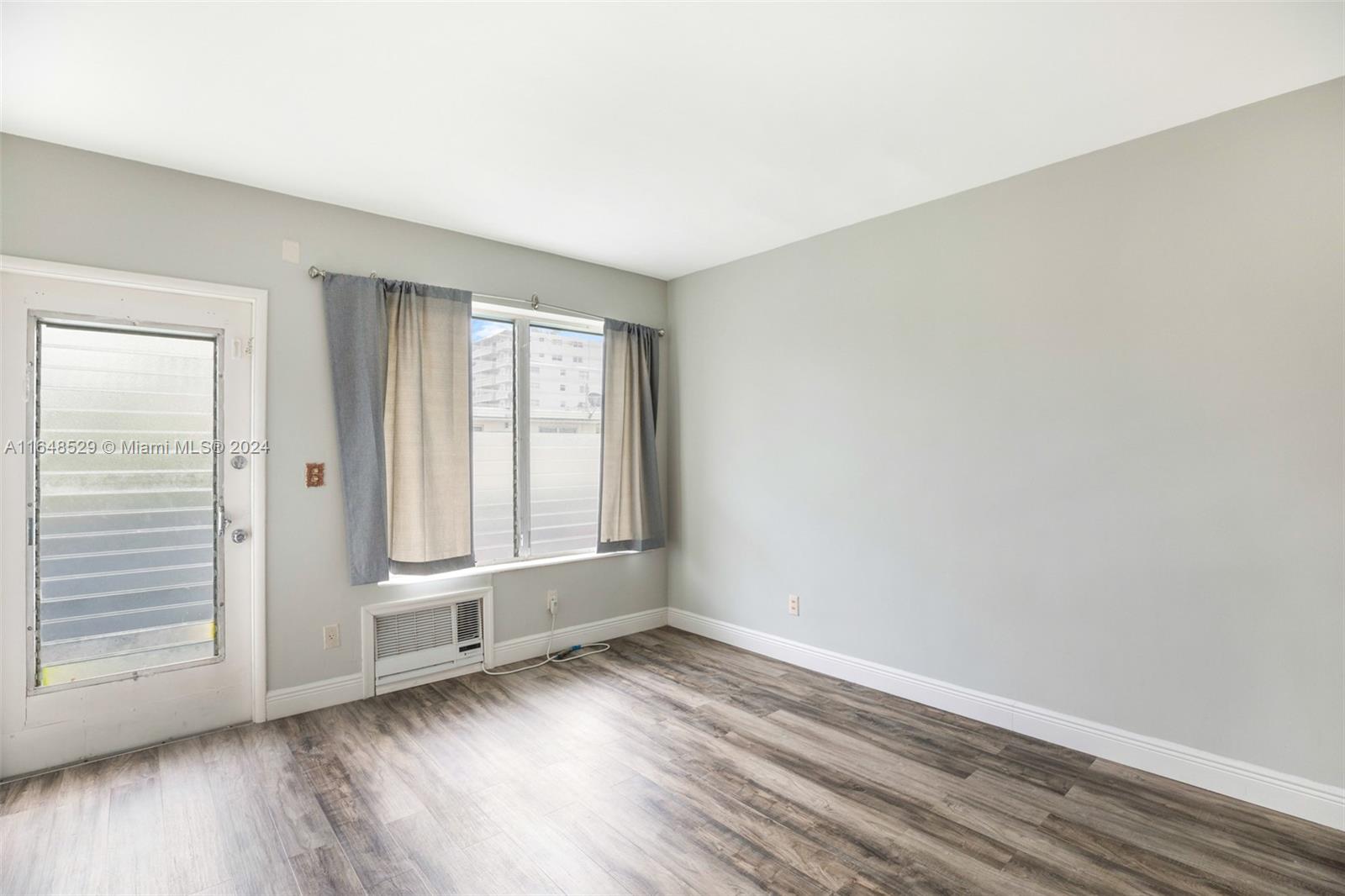 ROSE CONDO - Residential Lease