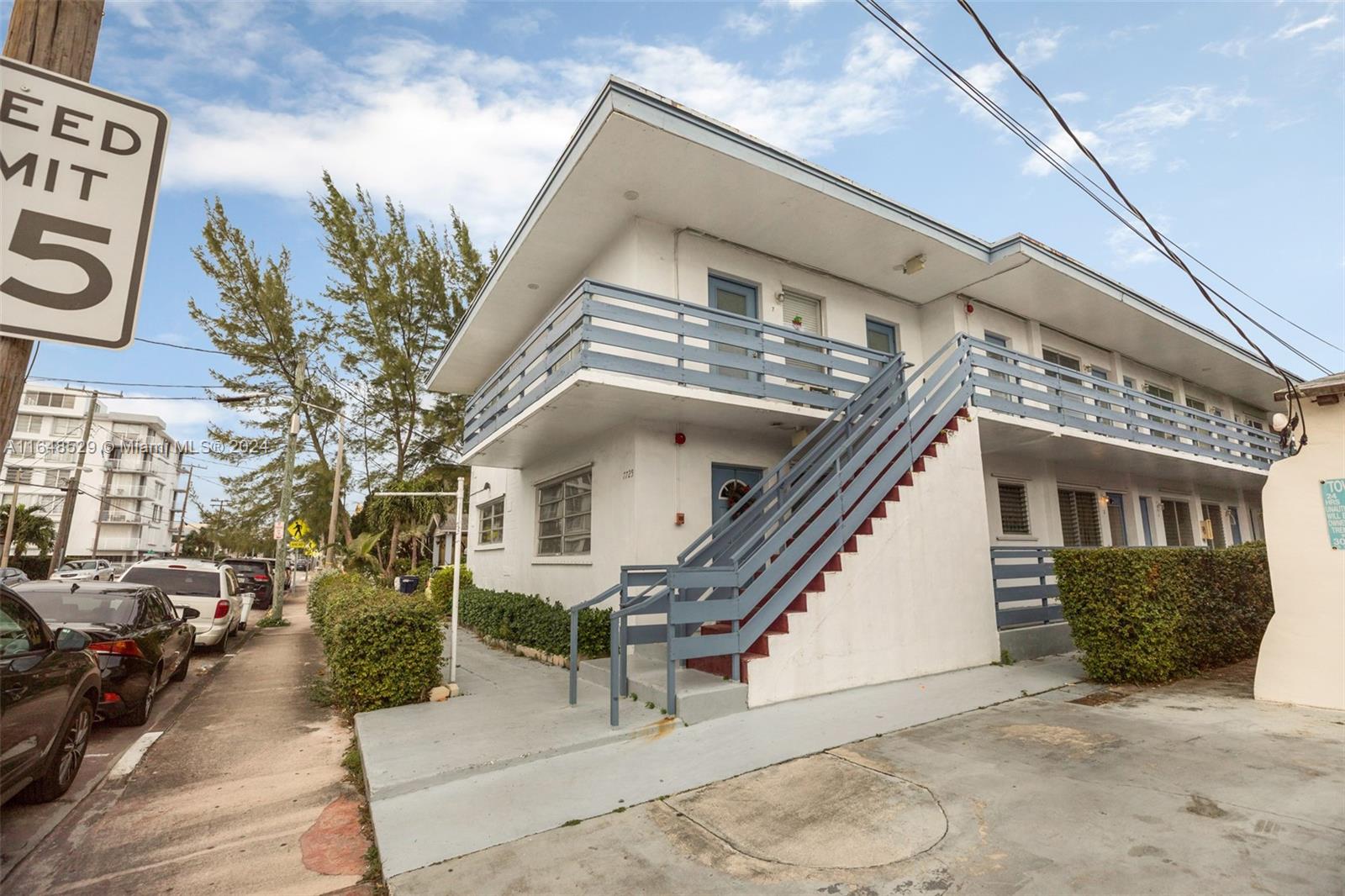 ROSE CONDO - Residential Lease