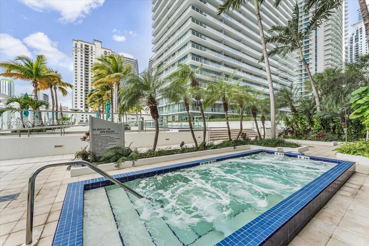 THE AXIS ON BRICKELL COND - Residential