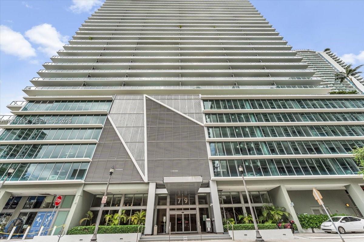 THE AXIS ON BRICKELL COND - Residential