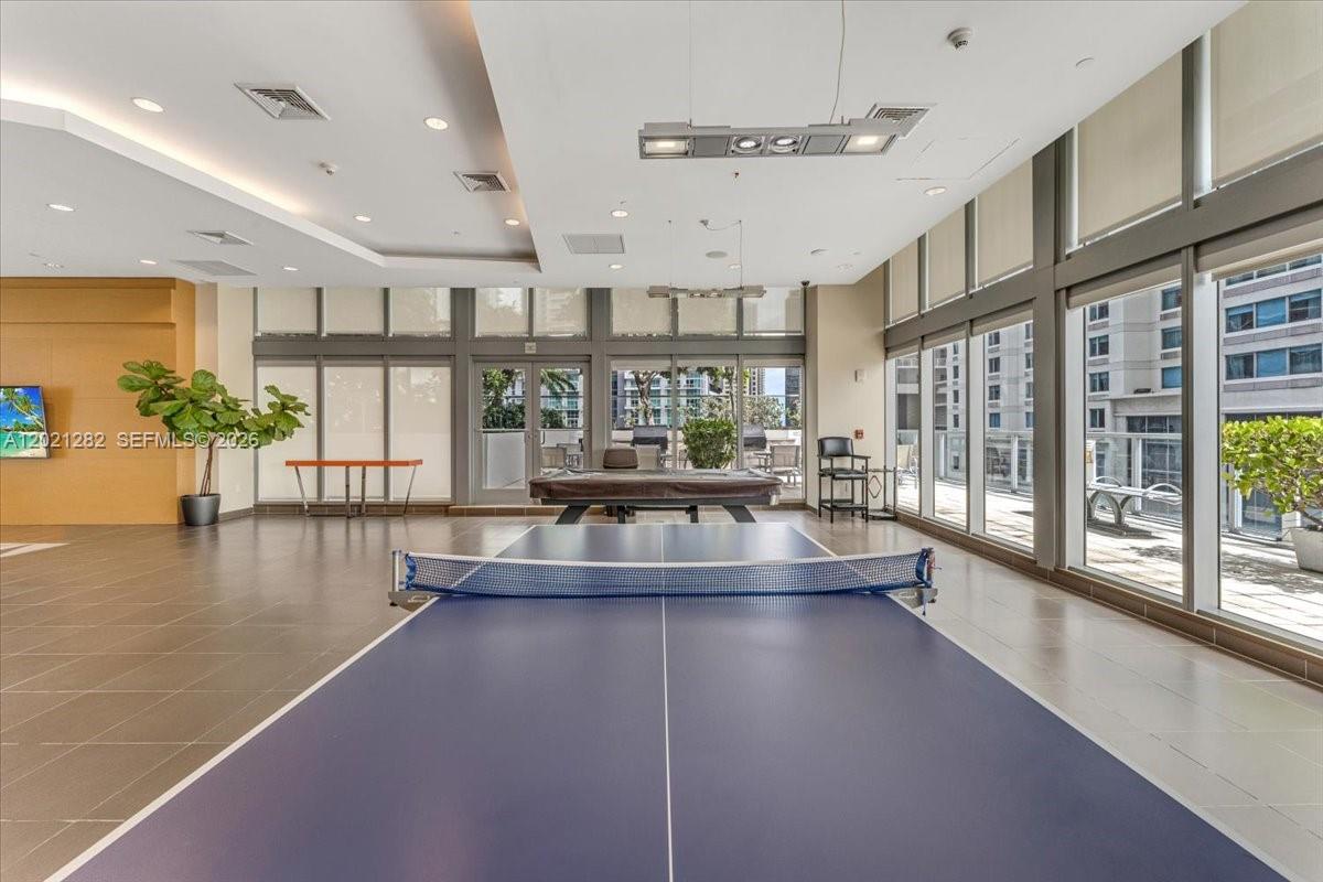 THE AXIS ON BRICKELL COND - Residential