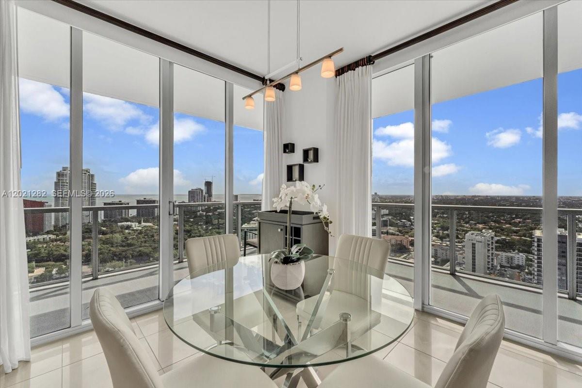 THE AXIS ON BRICKELL COND - Residential