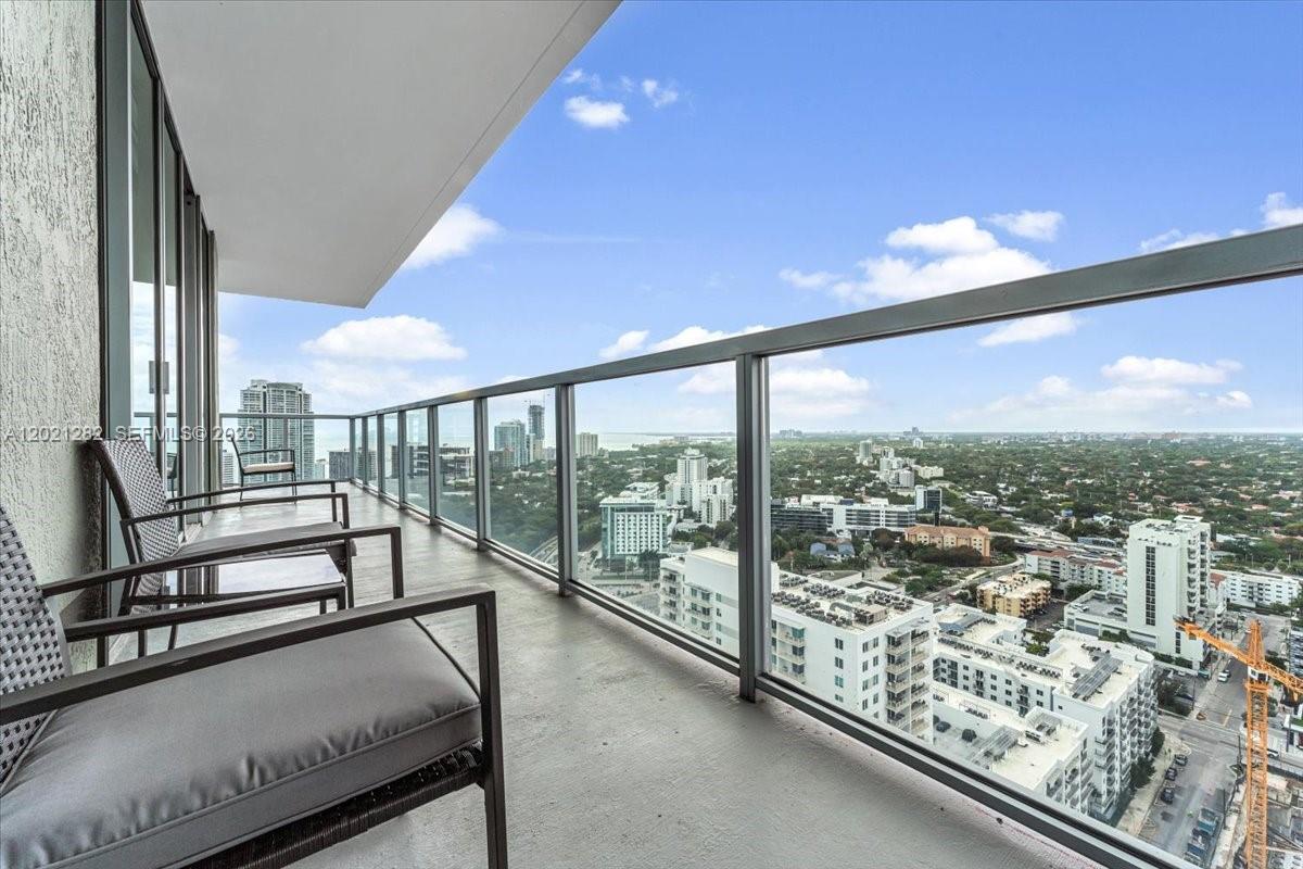 THE AXIS ON BRICKELL COND - Residential