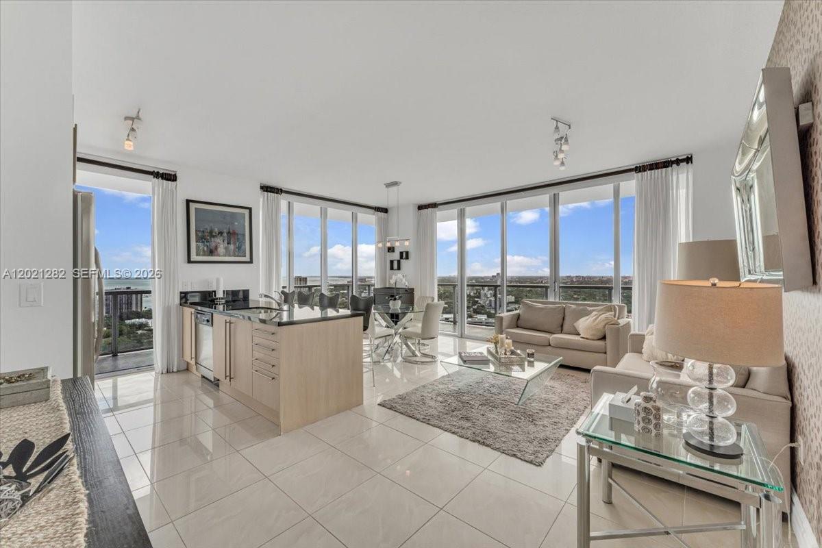 THE AXIS ON BRICKELL COND - Residential