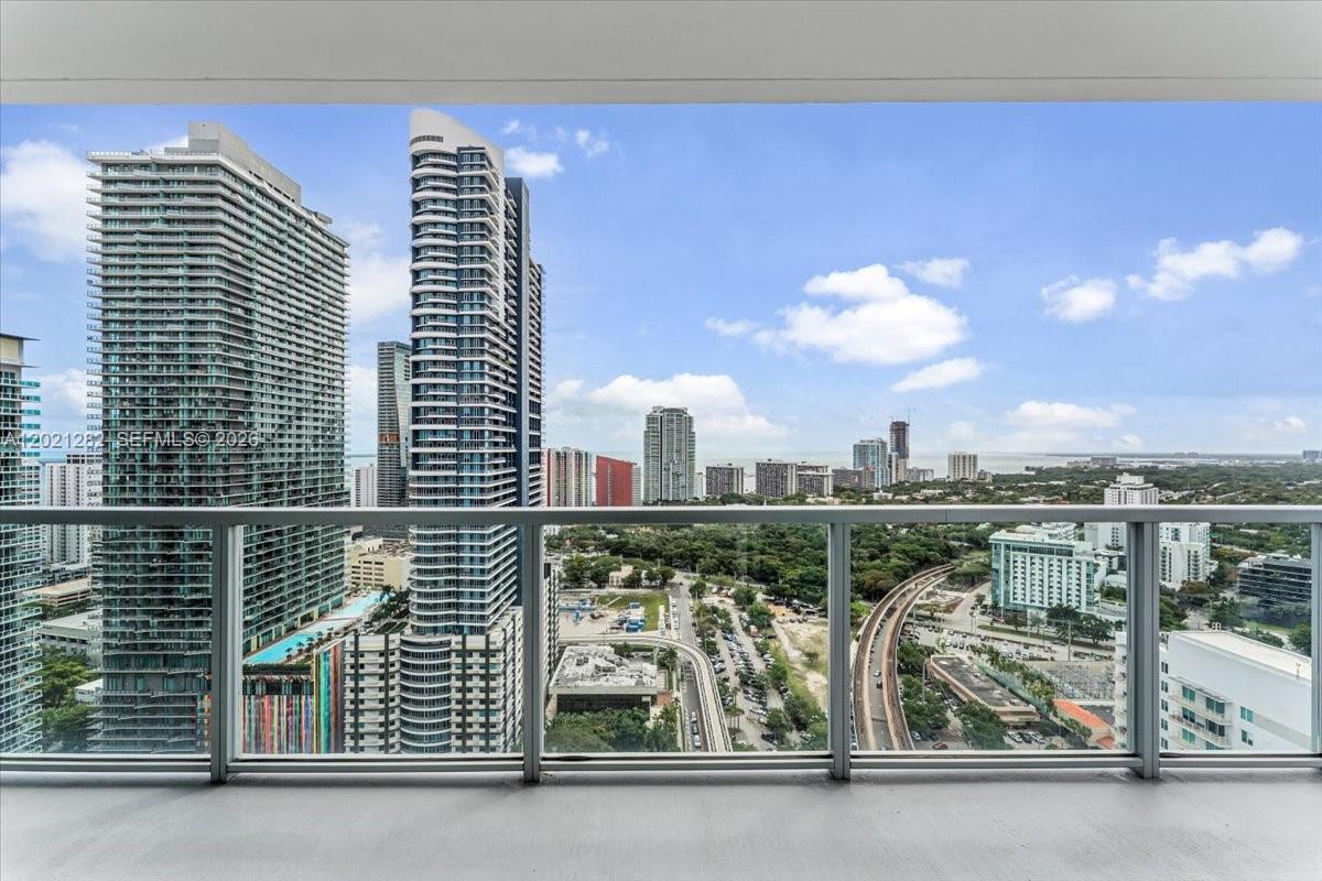 THE AXIS ON BRICKELL COND - Residential